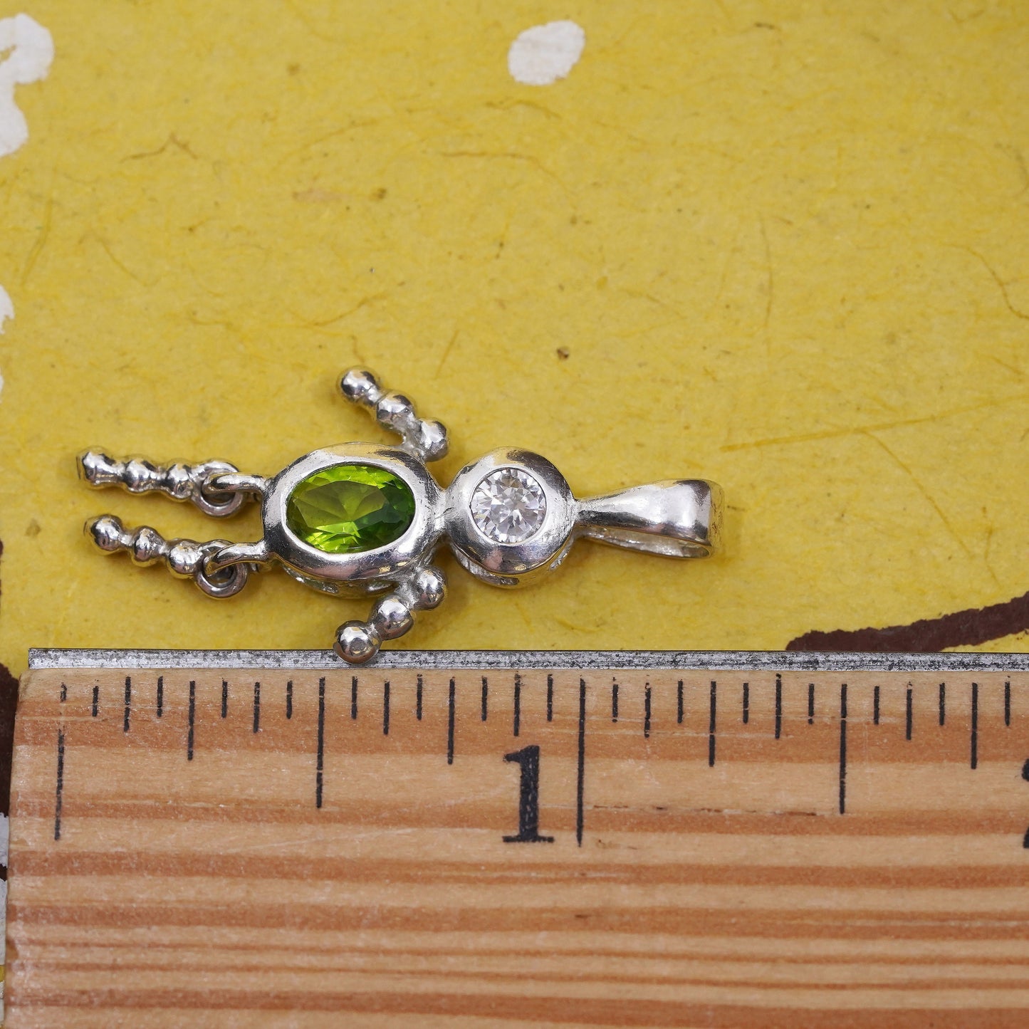 VTG Sterling 925 silver handmade birthstone pendant peridot, baby boy figure