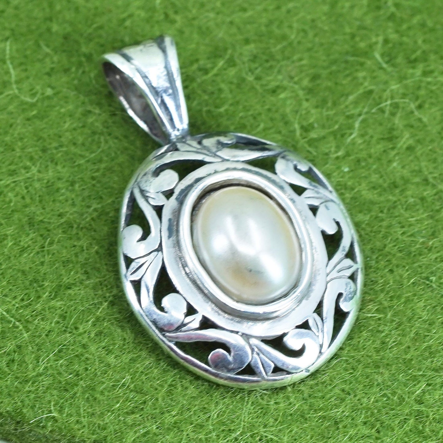 Vintage Jezlaine handmade sterling 925 silver filigree pendant with pearl