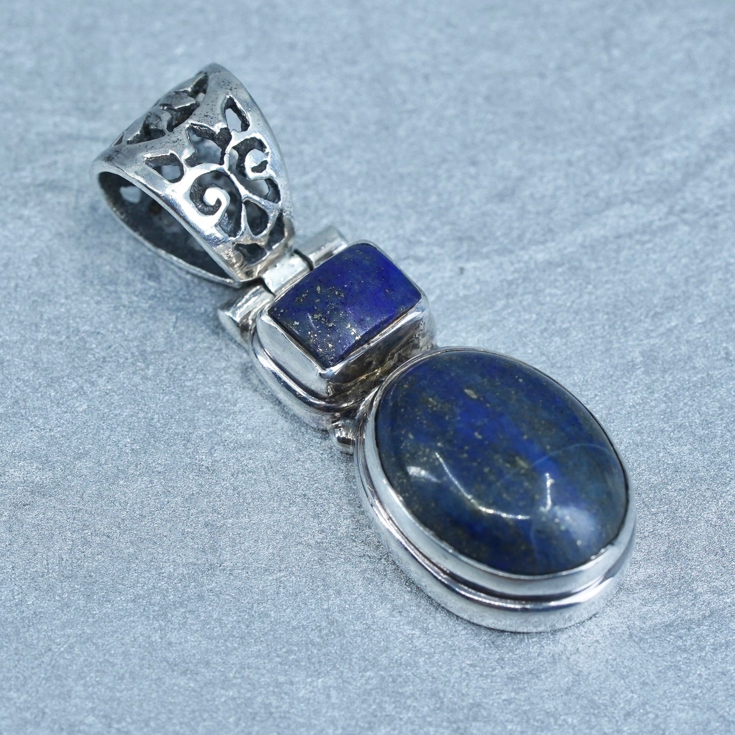 southwestern sterling 925 silver handmade pendant with oval lapis lazuli