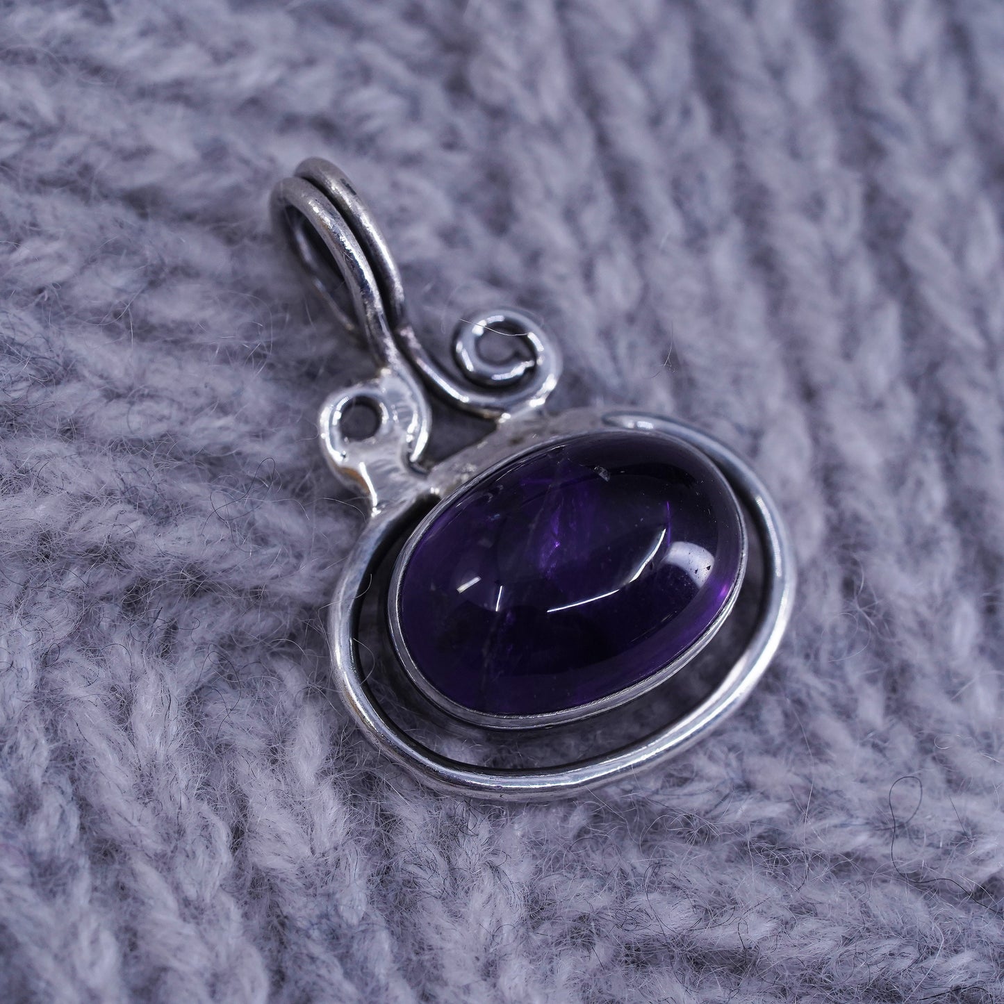 Vintage sterling 925 silver handmade pendant with oval amethyst