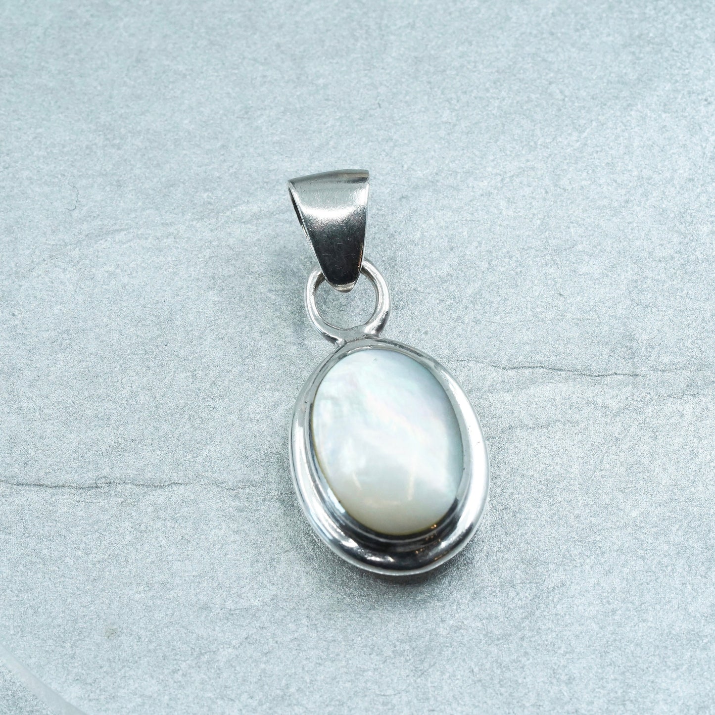 Vintage sterling 925 silver handmade pendant with oval mother of pearl