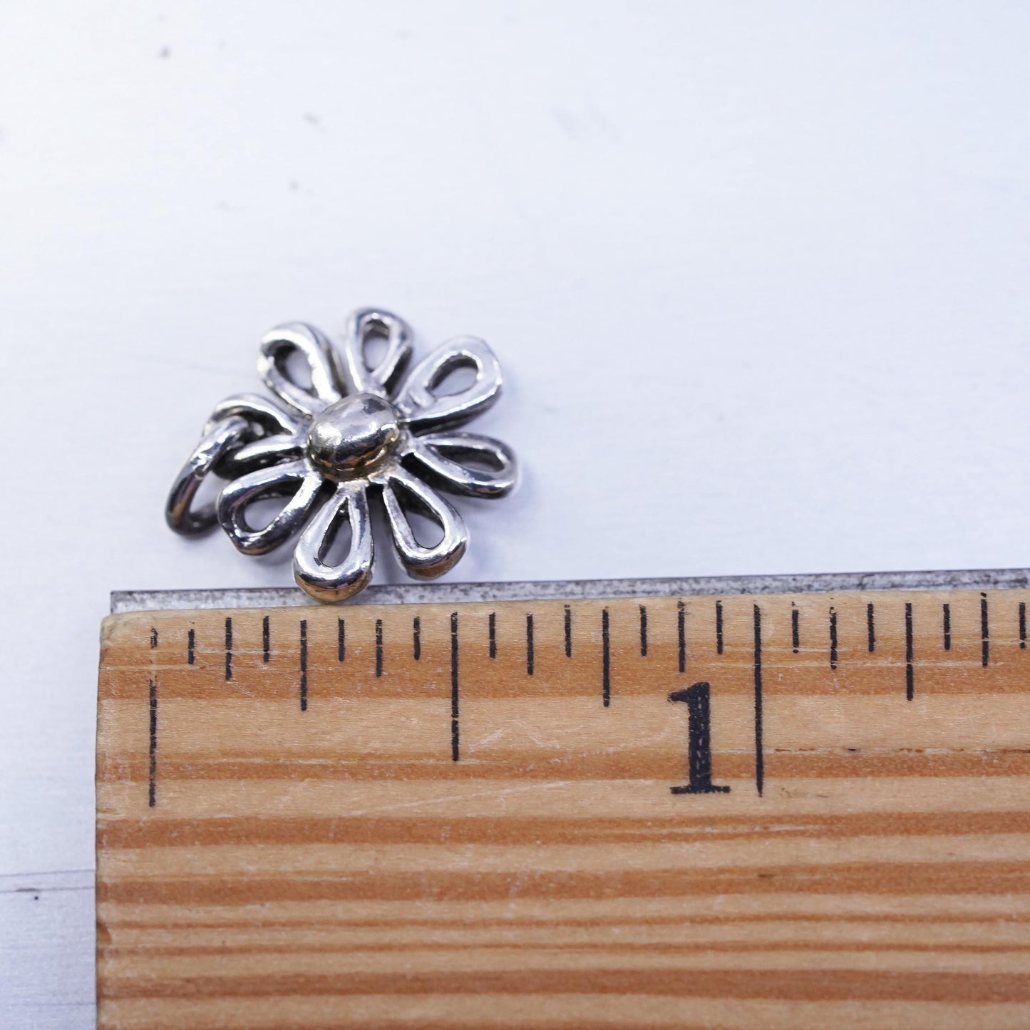 Vinatge Sterling 925 silver flower charm pednant