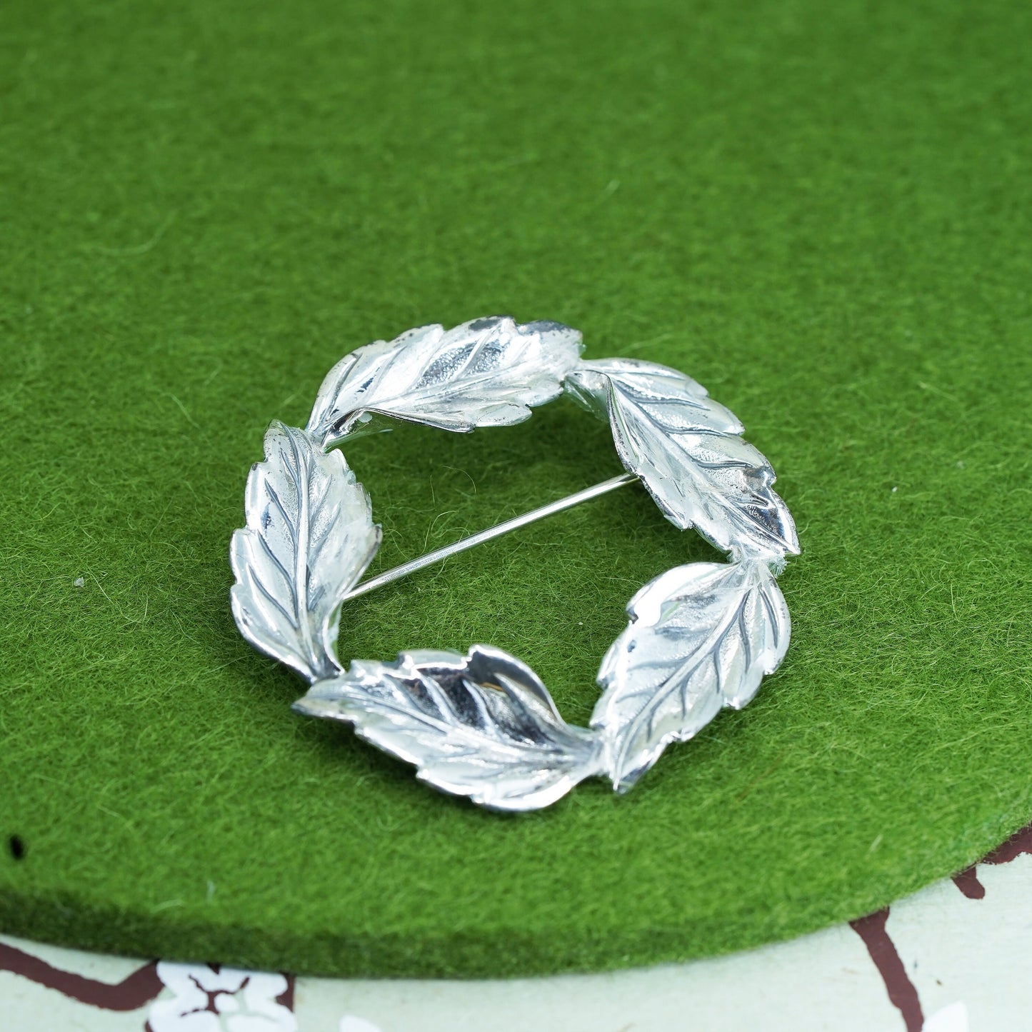 Vintage Sterling silver handmade brooch, 925 leaf circle pin