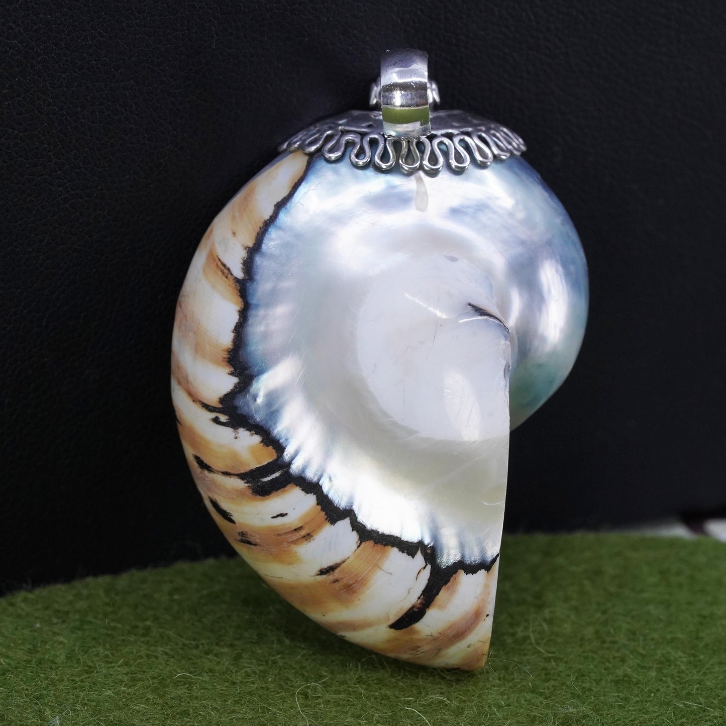 Vintage Mexican Sterling 925 silver handmade pendant with fossil shell inlay