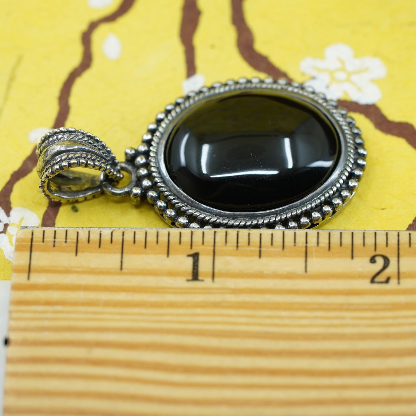 VTG Sterling silver 925 handmade pendant with oval shaped black onyx and beads