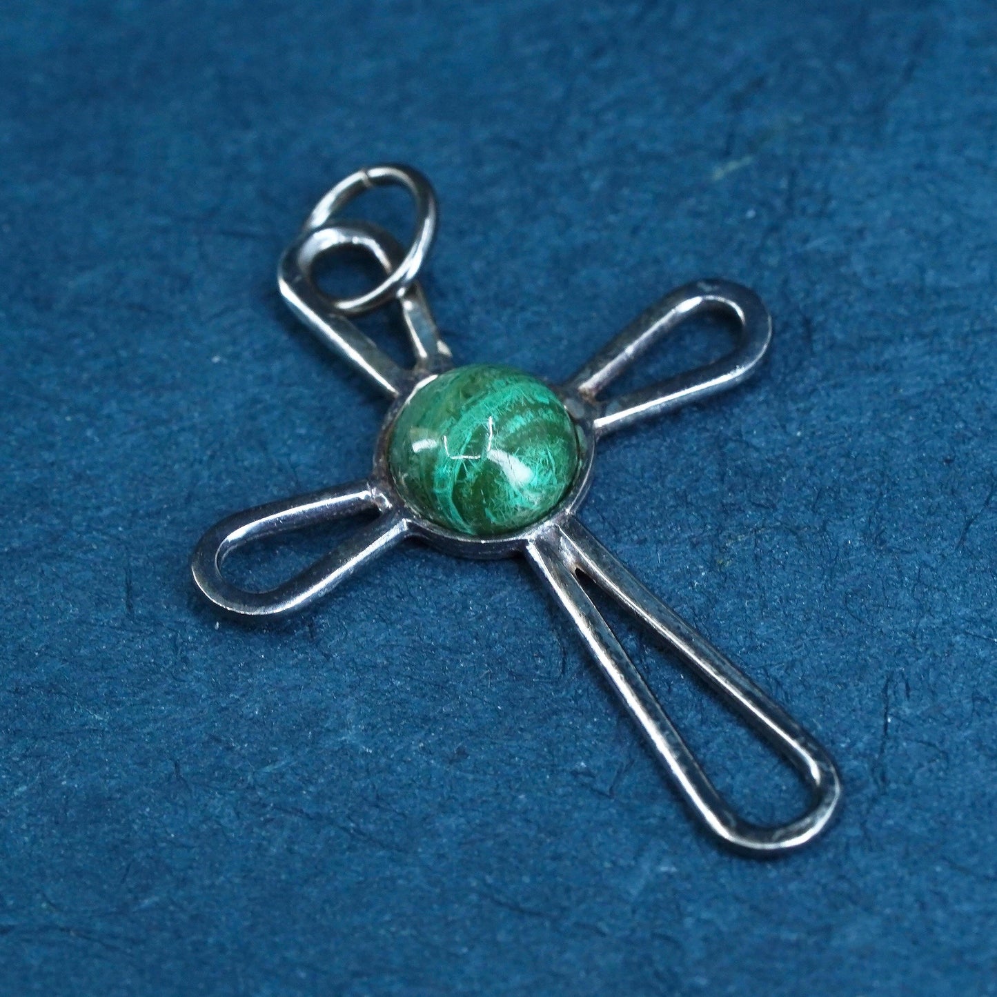 Vintage southwestern sterling silver handmade pendant, 925 cross with malachite