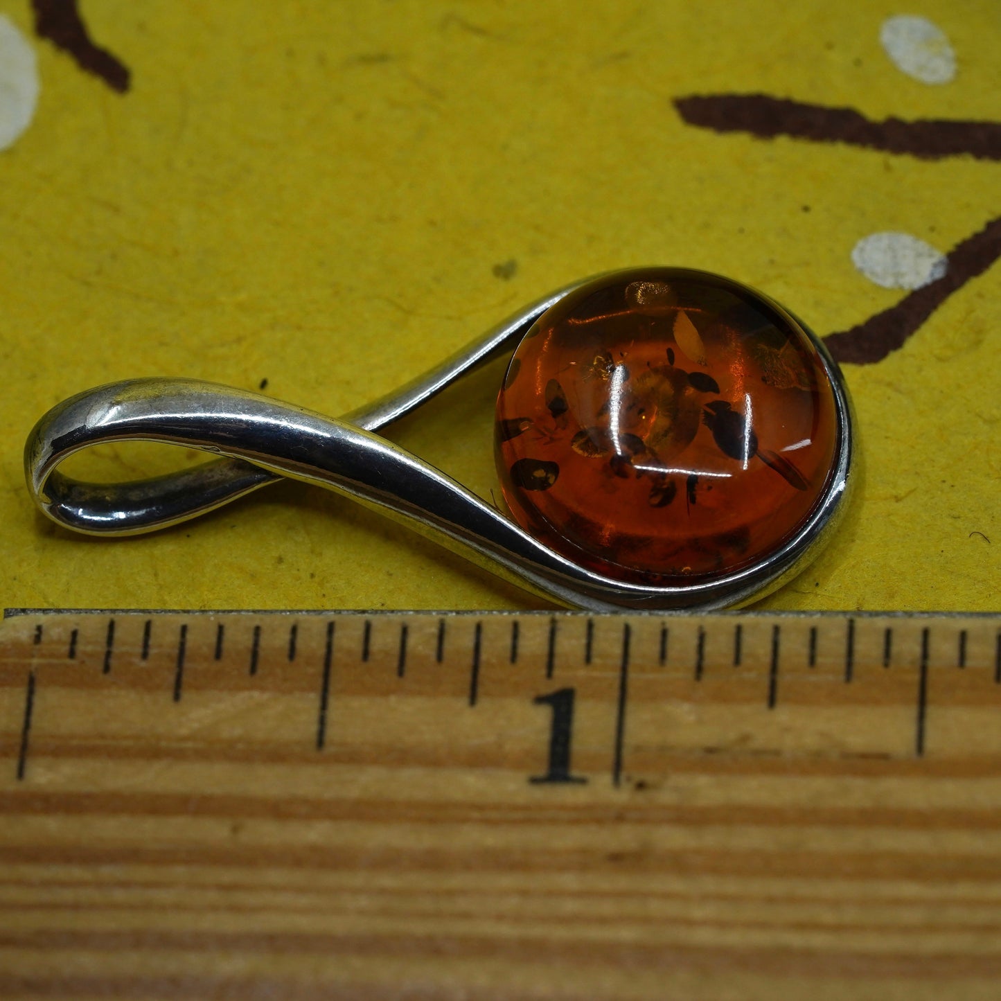 Vintage Sterling 925 silver handmade teardrop pendant with circle Amber