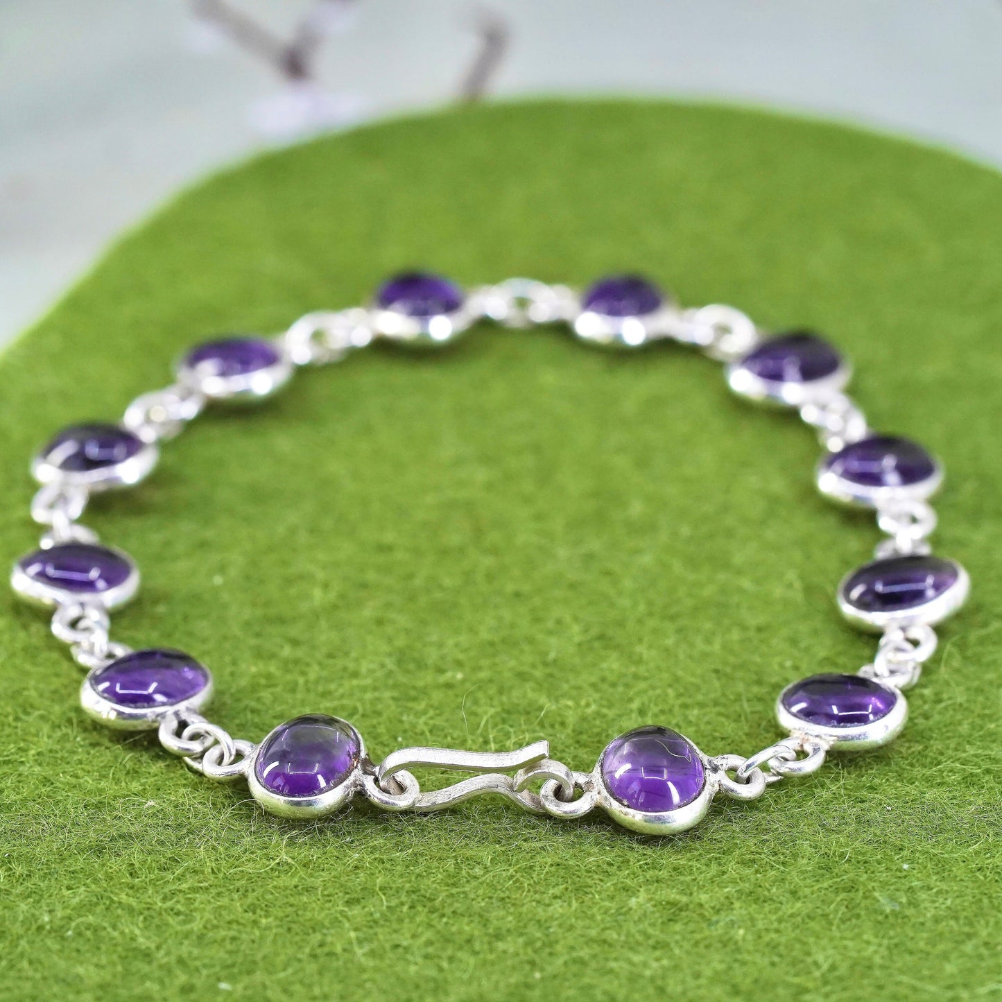 8", Sterling silver bracelet, 925 chain with oval amethyst and toggle closure