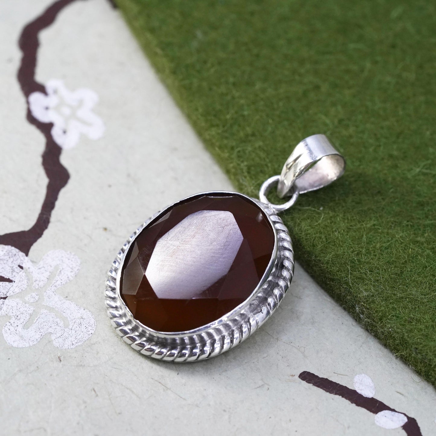 Vintage sterling silver 925 handmade oval pendant with carnelian