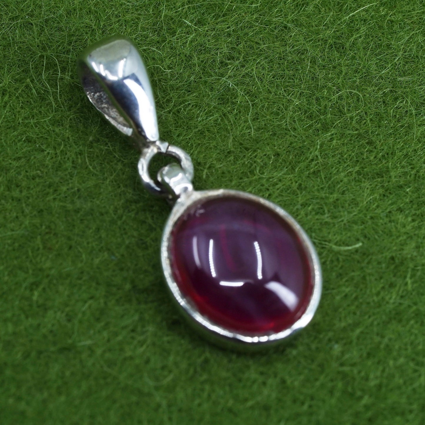 Vintage Sterling silver 925 handmade pendant with oval garnet inlay