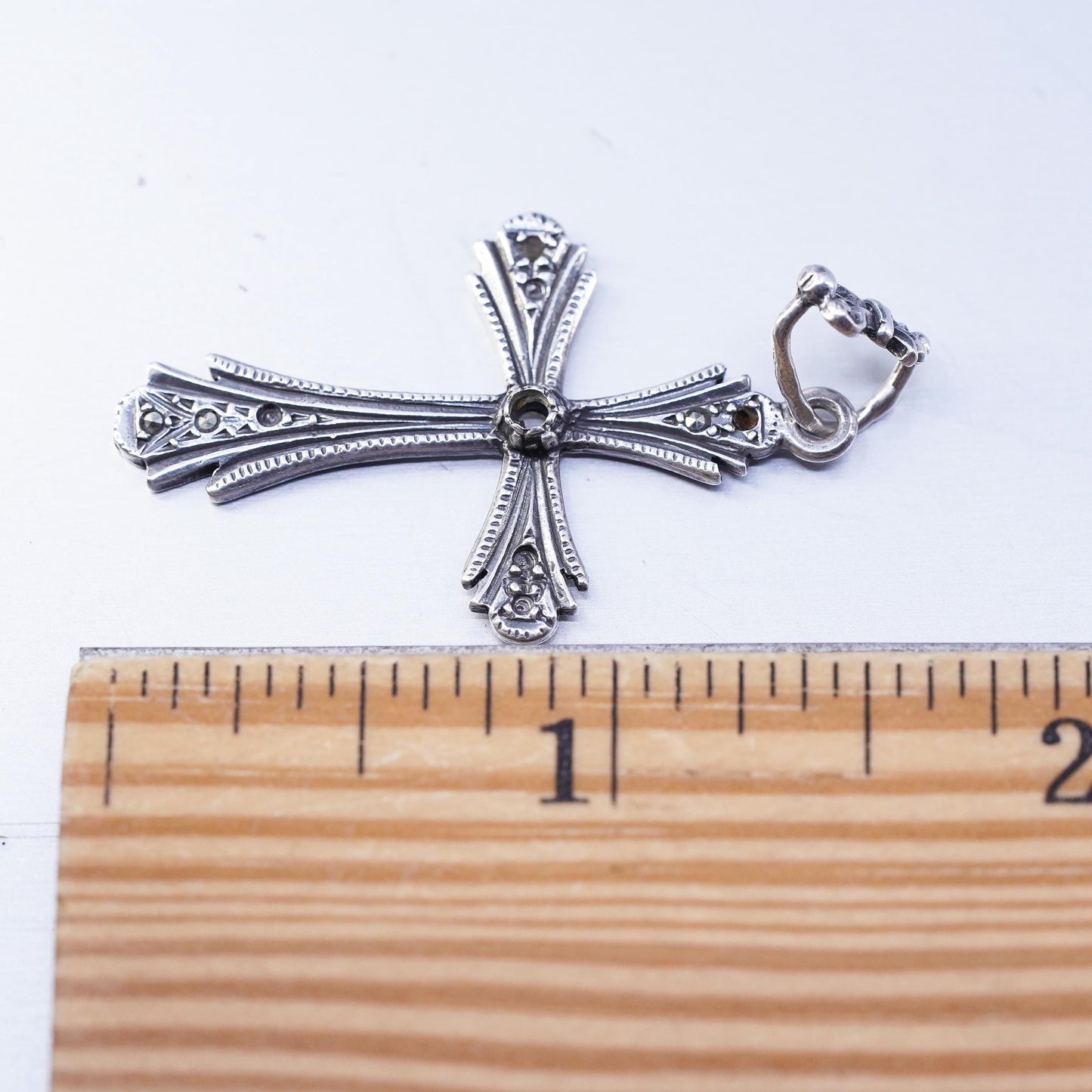 Vintage sterling 925 silver cross pendant