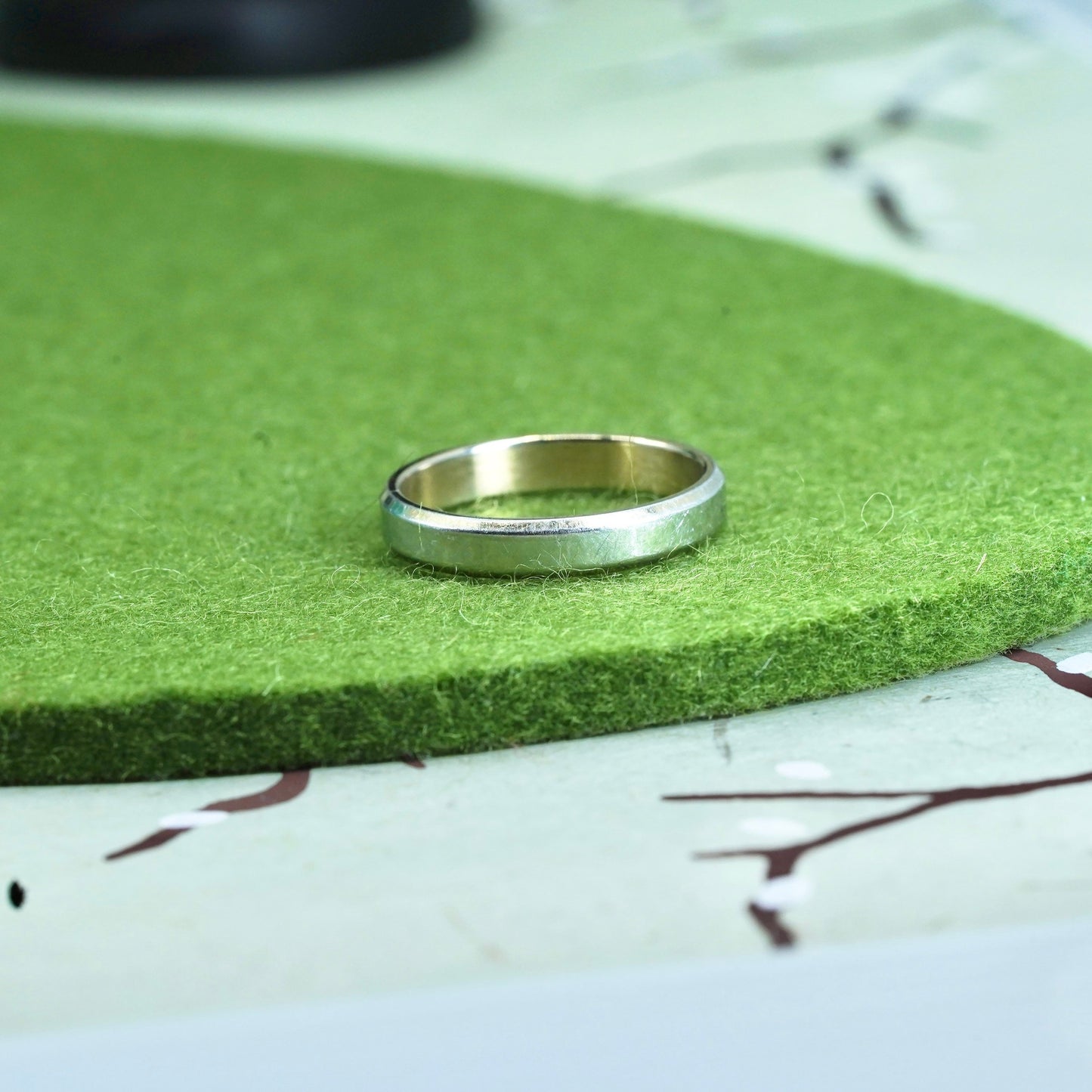 Size 10, 2.8g, 18K white gold engagement ring, wedding band “forever love”