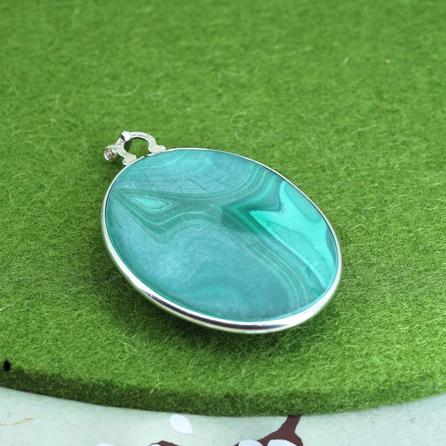 Vintage sterling 925 silver handmade huge pendant with oval malachite inlay