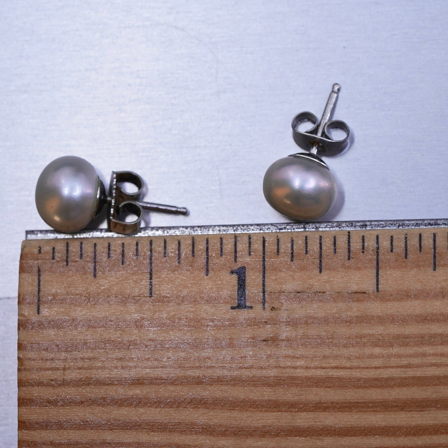 Vintage sterling silver earrings, 925 studs with gray pearl