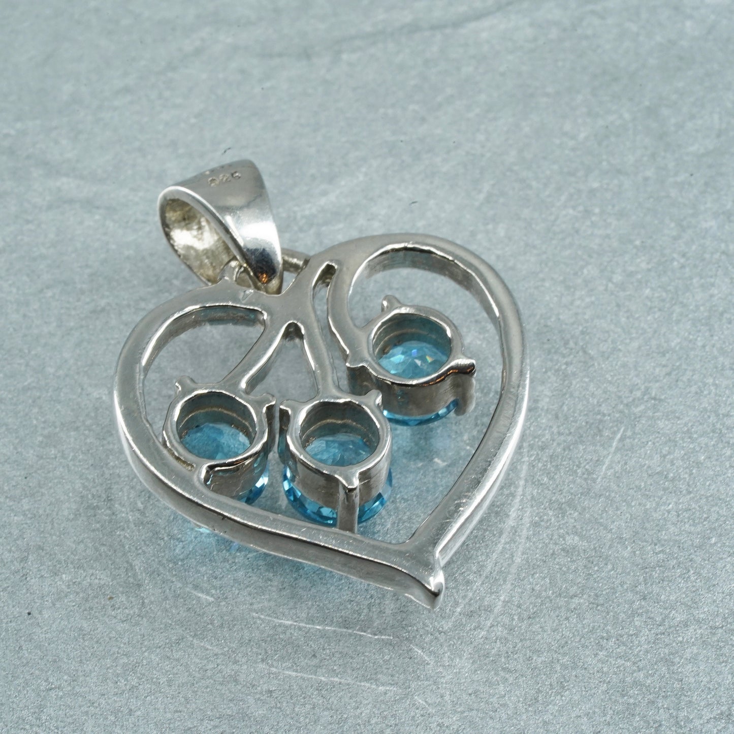 vintage sterling 925 silver heart pendant with blue topaz