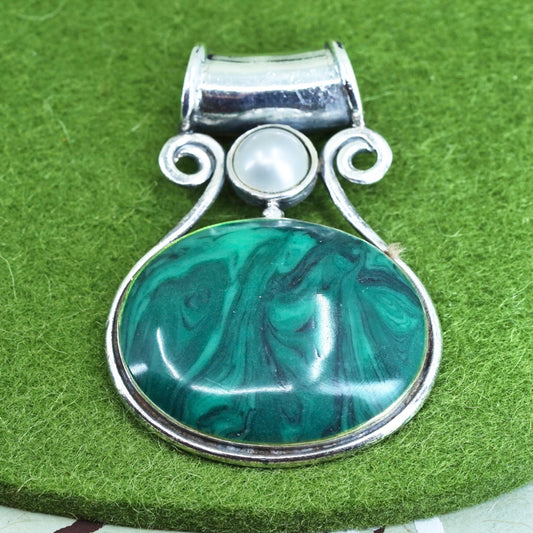 Vintage sterling 925 silver handmade pendant with oval malachite inlay