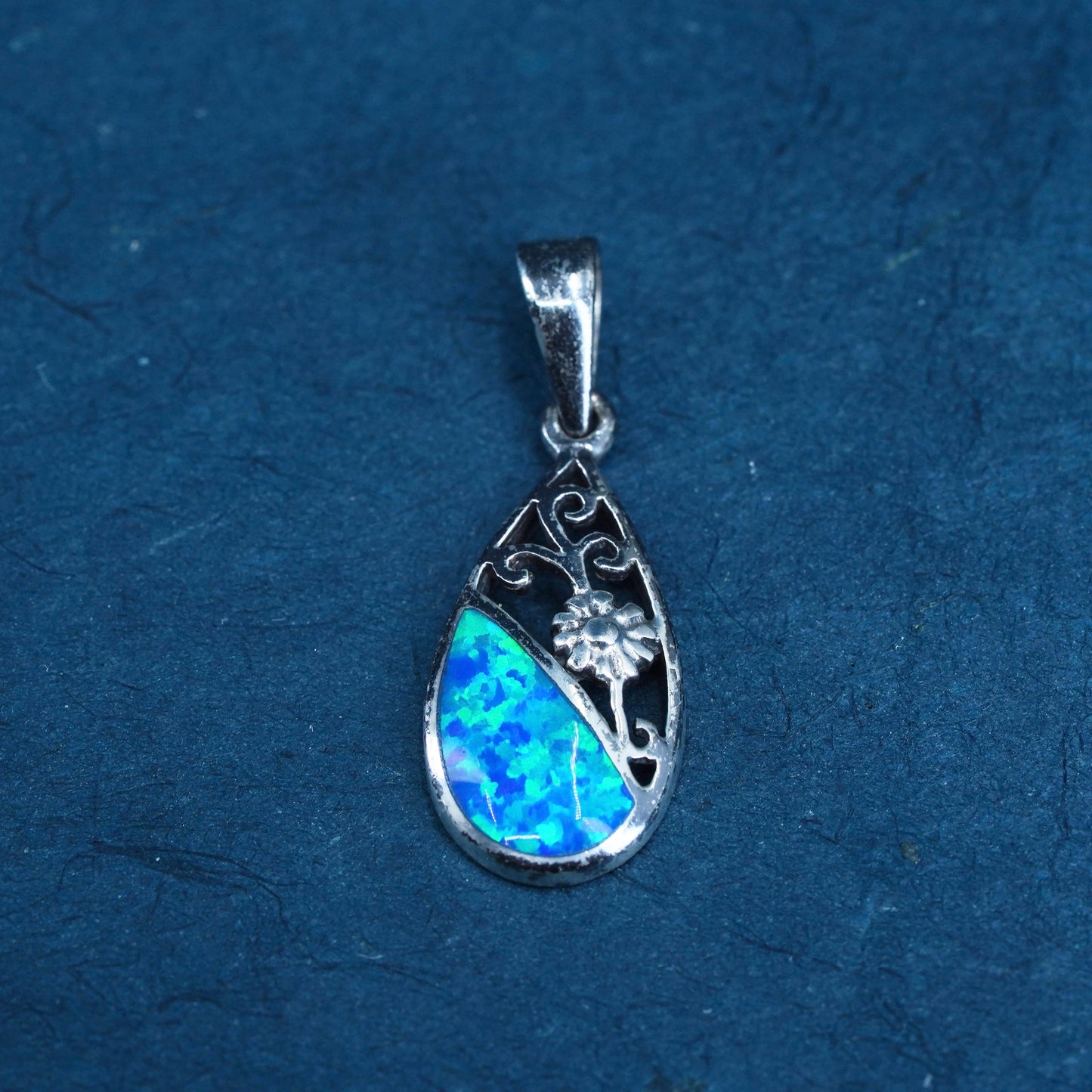 Vintage Sterling 925 silver handmade pendant with teardrop opal