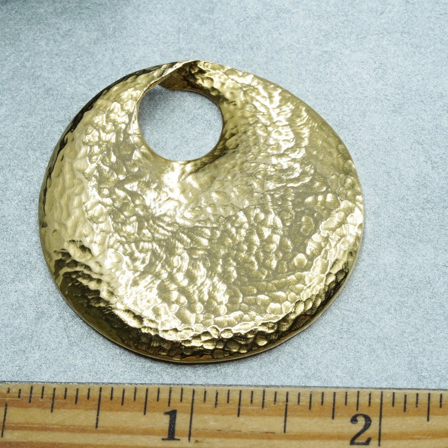 Vintage Italian vermeil gold over sterling 925 silver hammered circle pendant