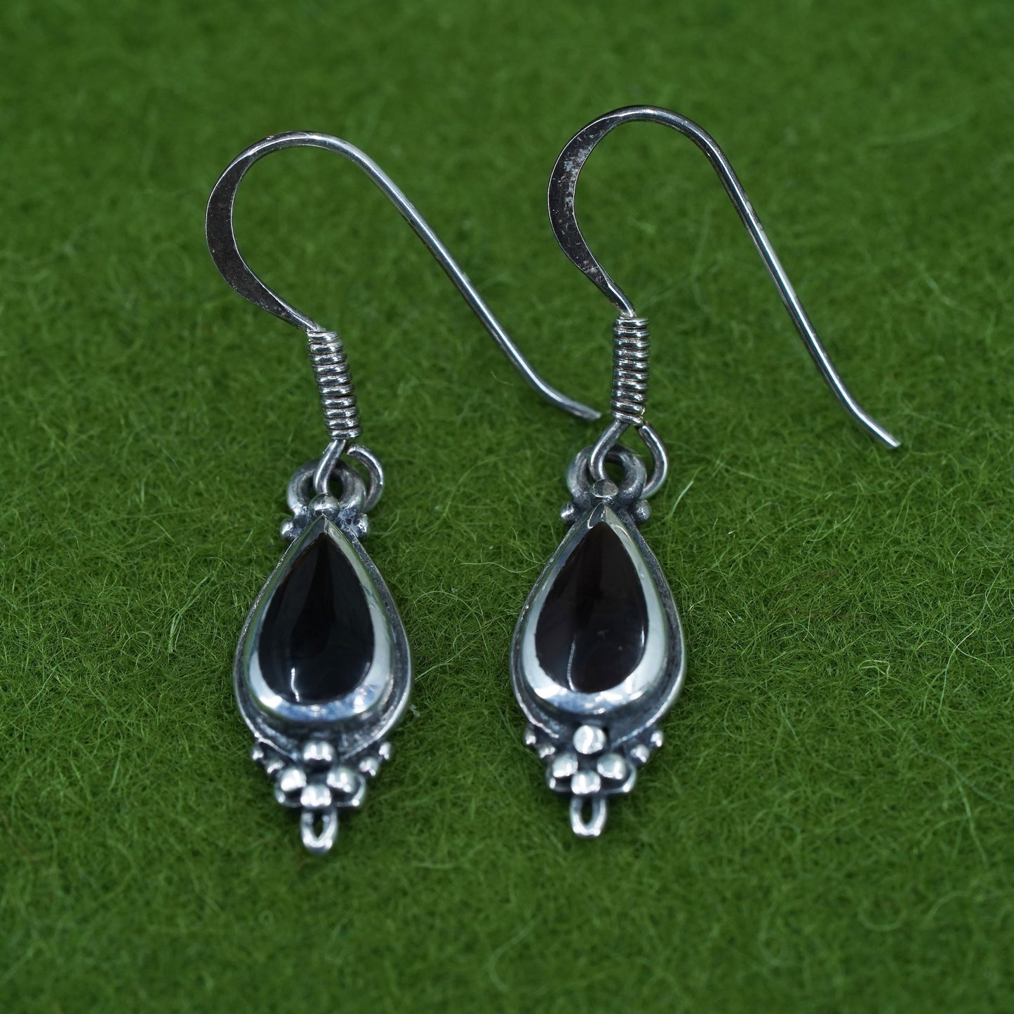 Vintage sterling 925 silver handmade earrings with teardrop onyx