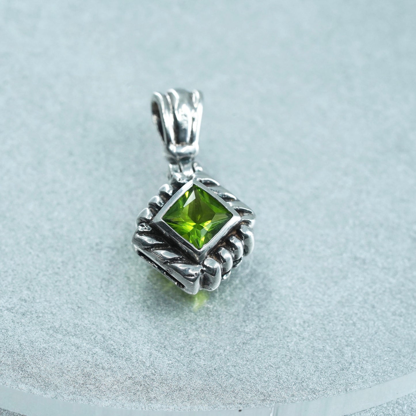 vintage sterling 925 silver handmade cable pendant with square peridot