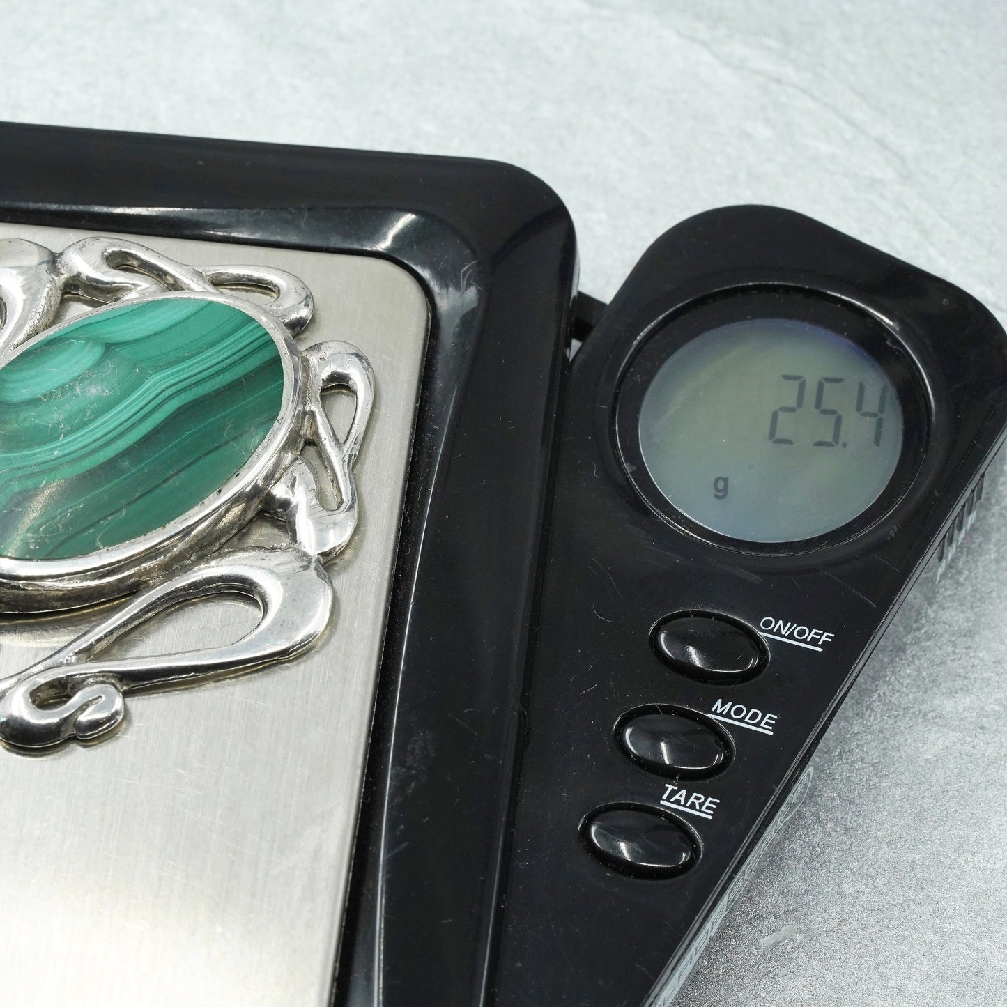 Vintage rare sterling 925 silver handmade pendant with oval malachite