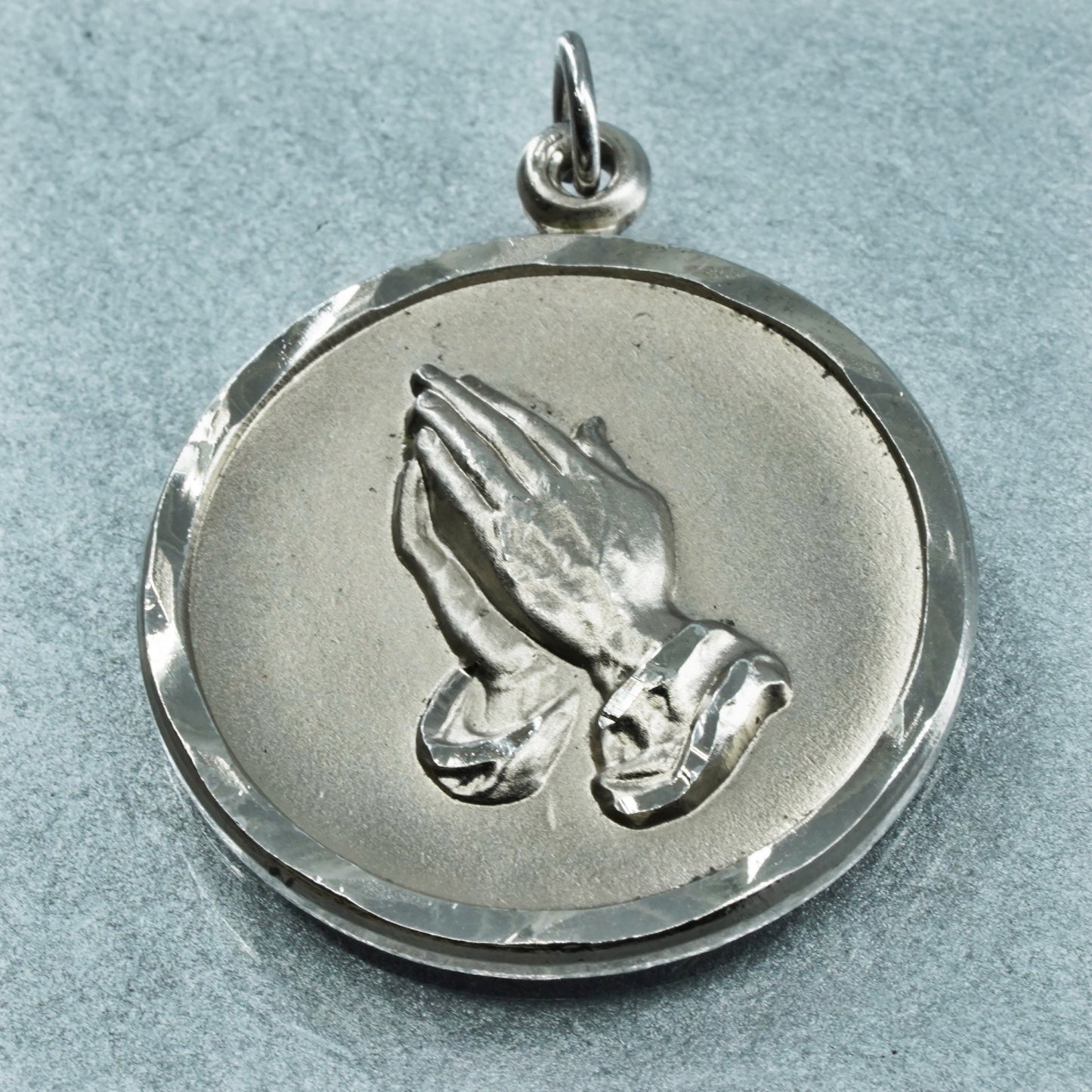 Sterling 925 silver circle pendant, prayer hands “God graint me the serenity to