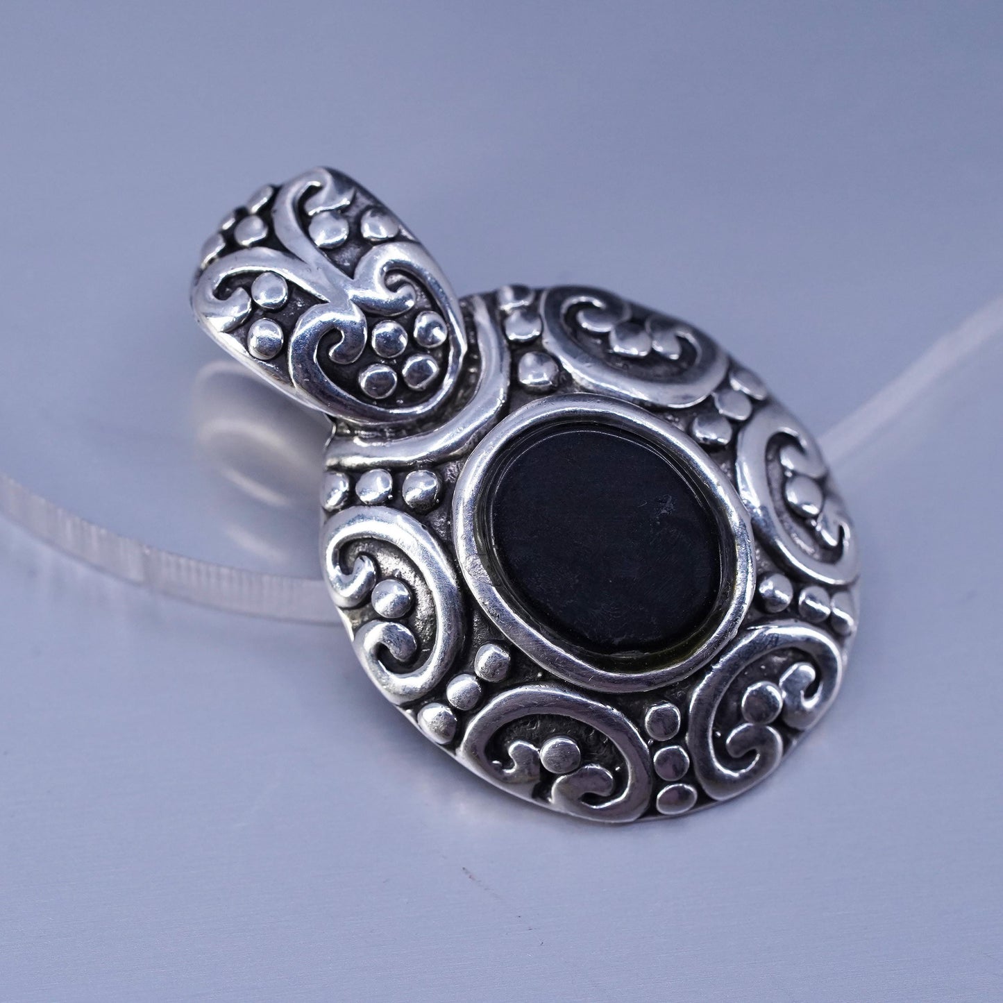 Vinatge sterling 925 silver handmade pendant with oval onyx and beads