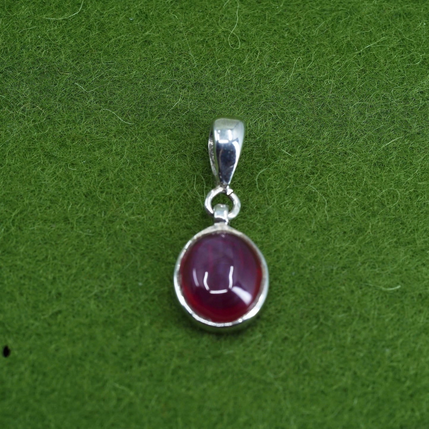 Vintage Sterling silver 925 handmade pendant with oval garnet inlay