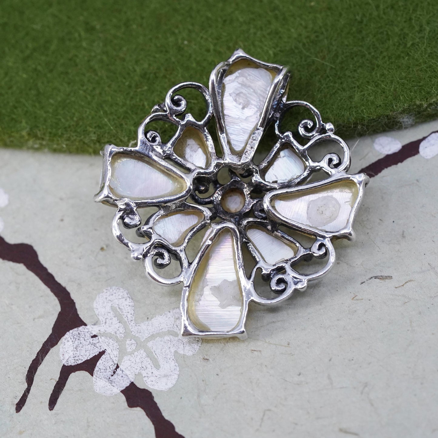 vintage sterling silver handmade pendant, 925 flower with mother of pearl