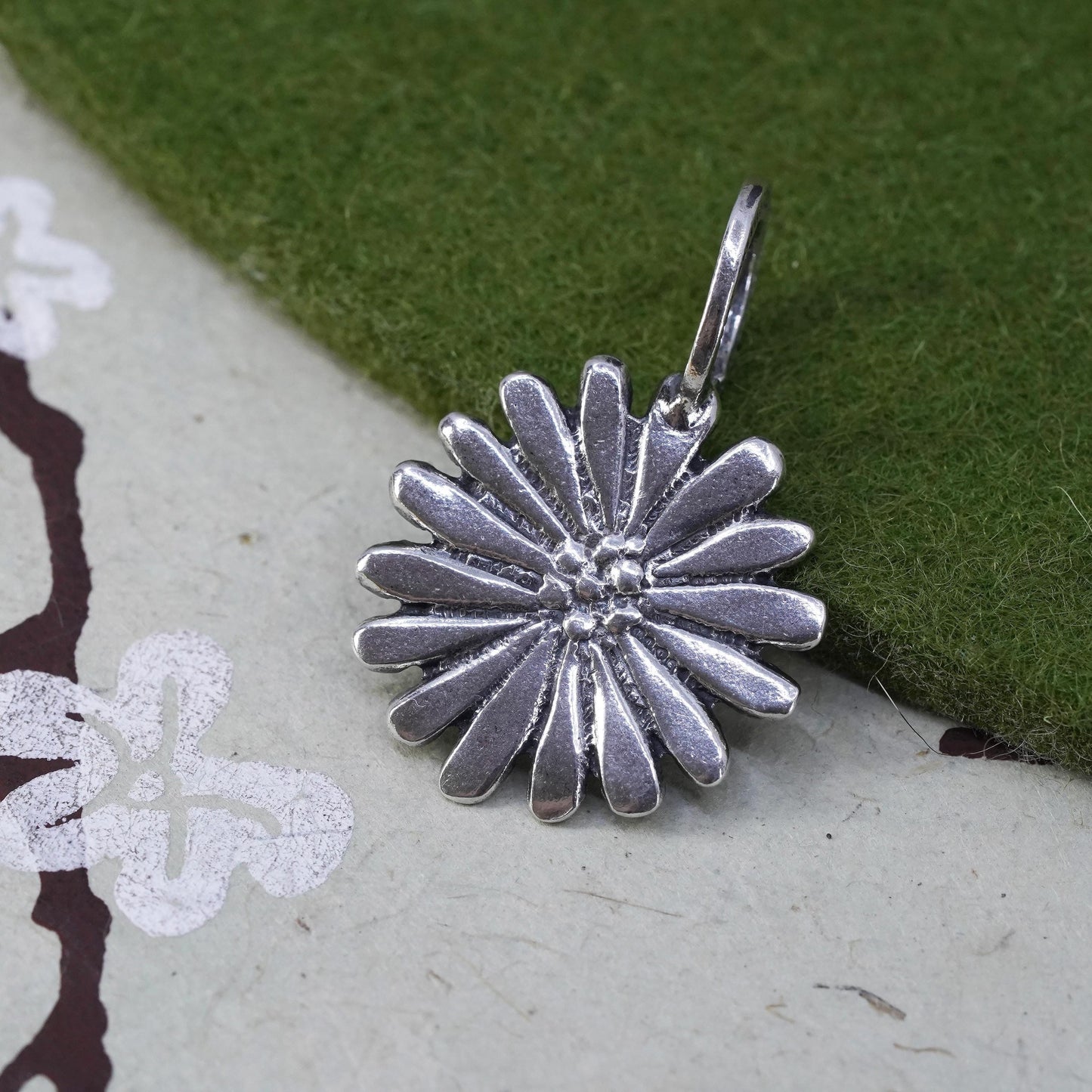 Silpada 925 Sterling Silver handmade Daisy Flower Pendant Israel S1742