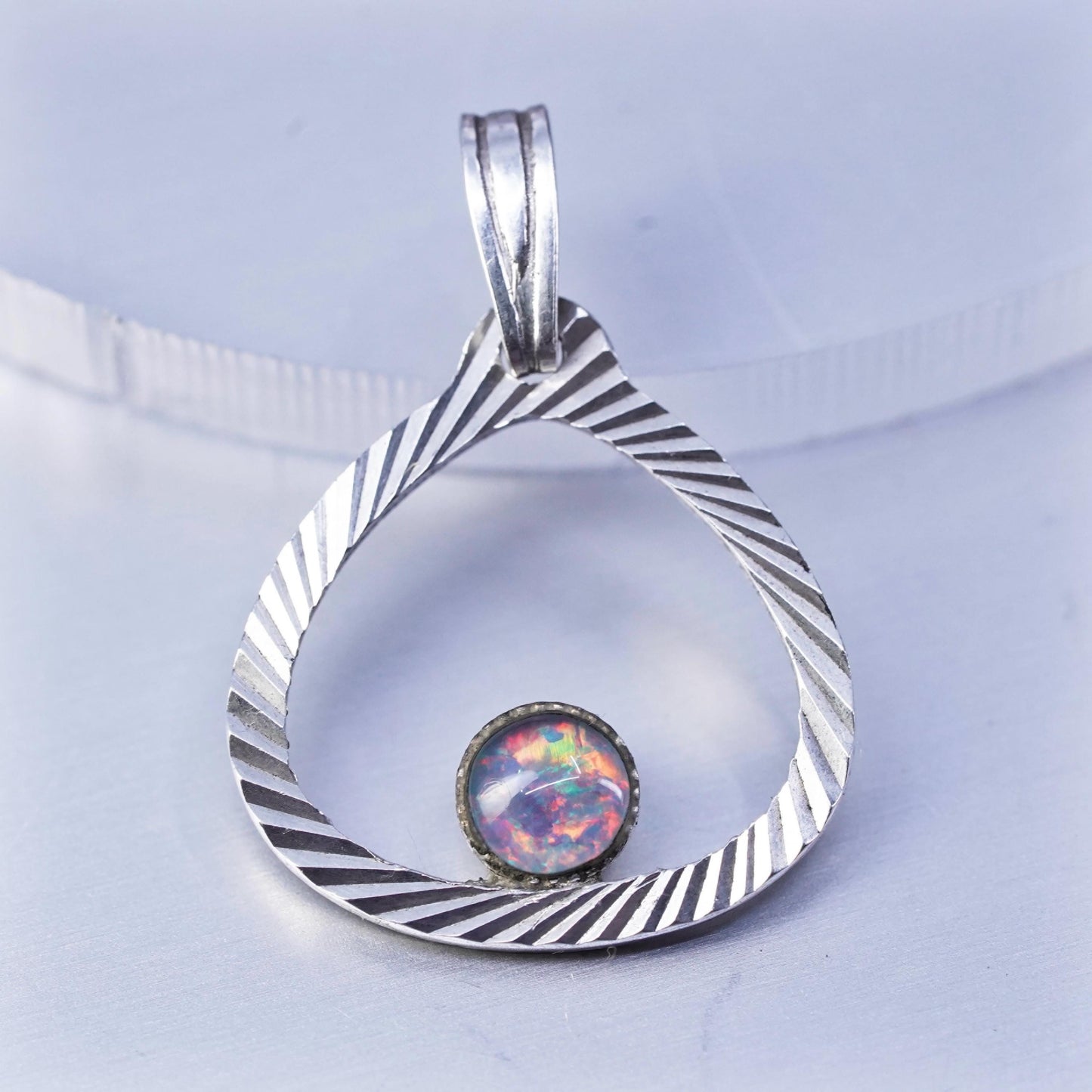 Vintage sterling 925 silver teardrop pendant with opal