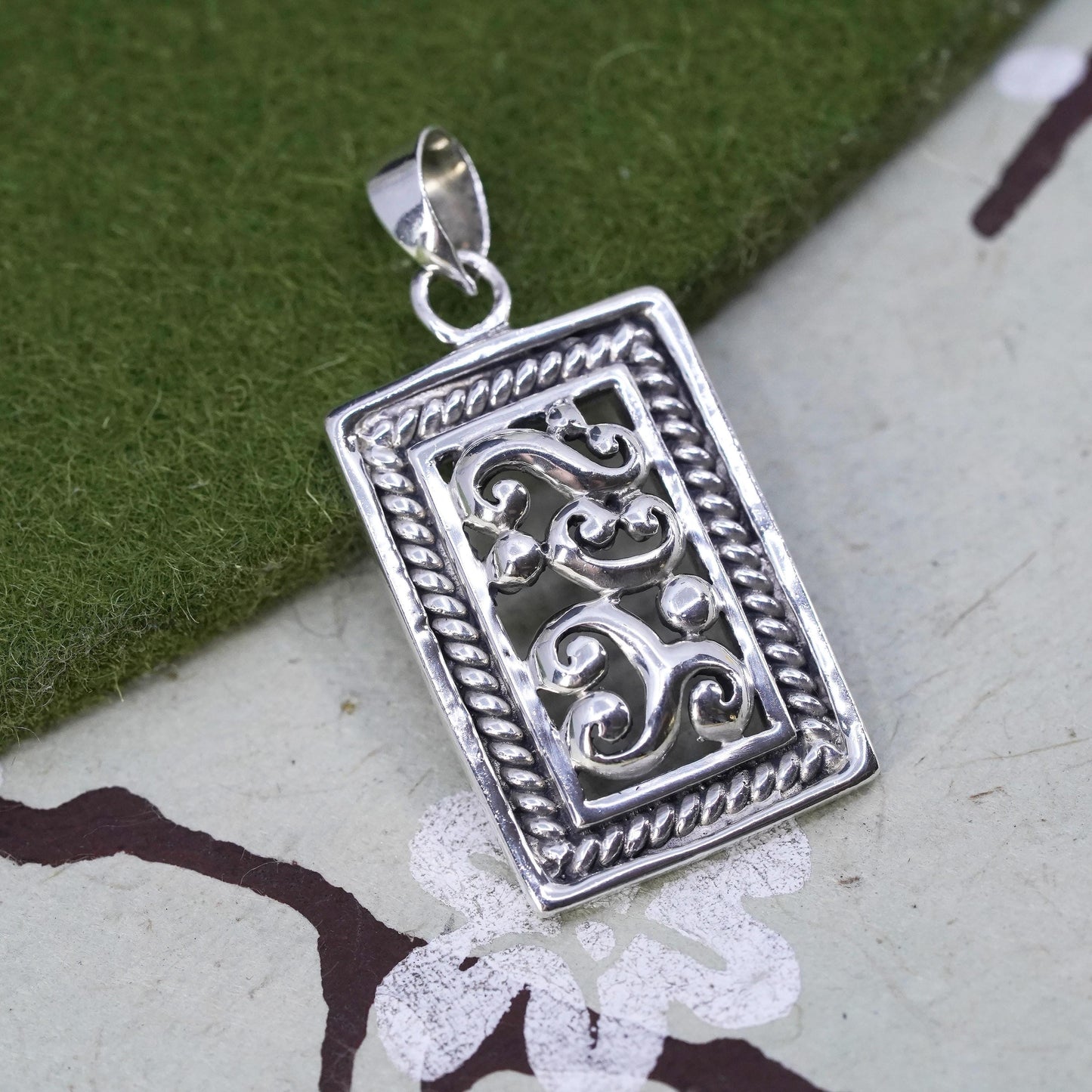 Vintage Sterling silver handmade pendant, 925 swirl Filigree rectangle