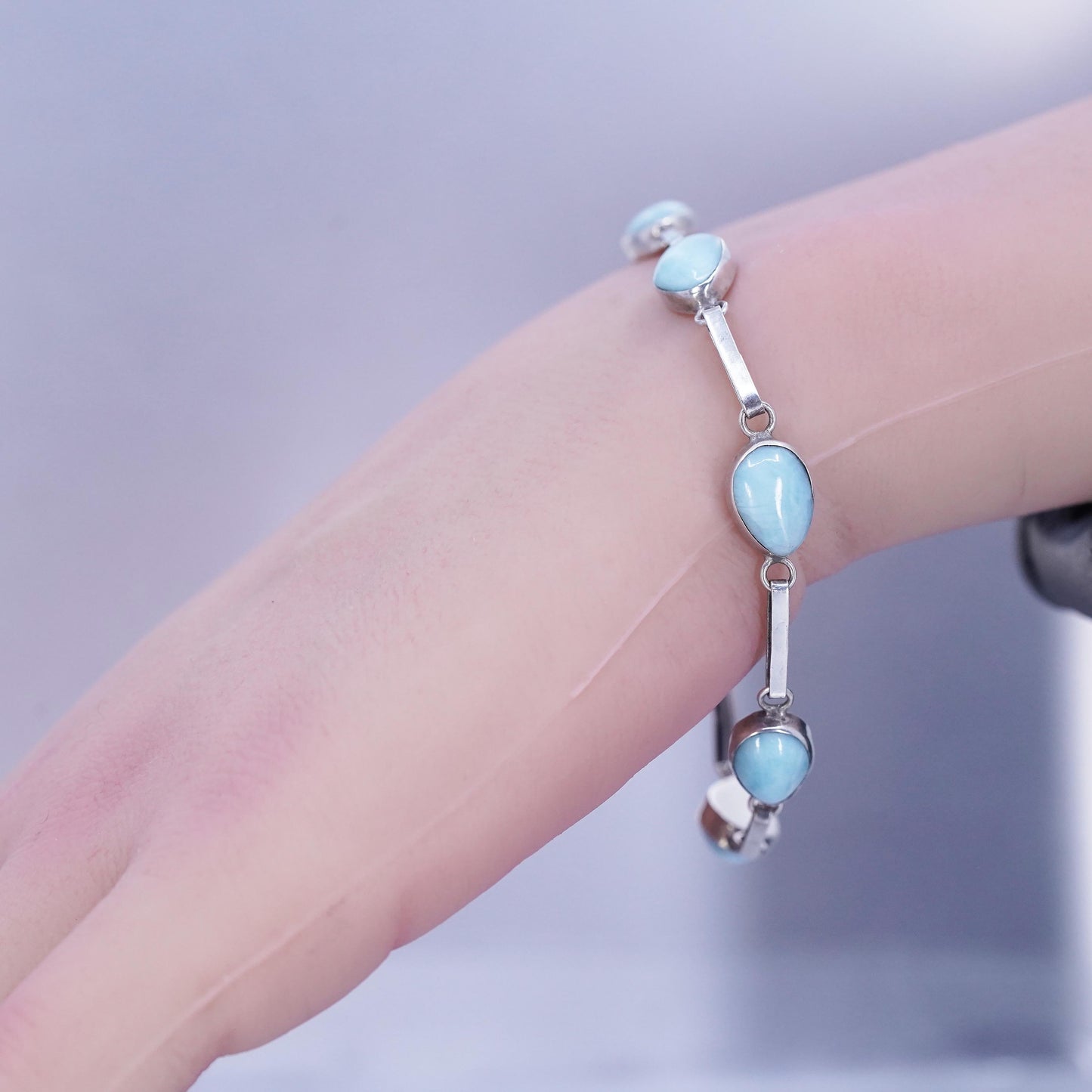 7”, Vintage sterling 925 silver handmade bracelet with teardrop larimar