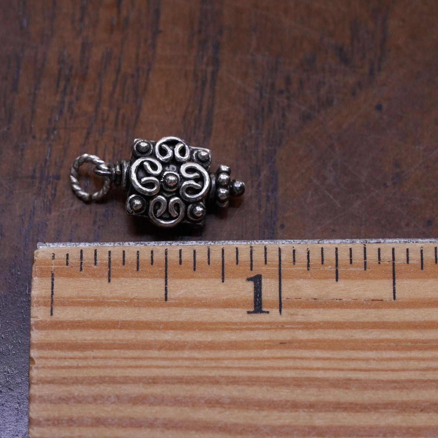 Vintage (020312) sterling silver pendant, 925 silver charm with Bali filigree