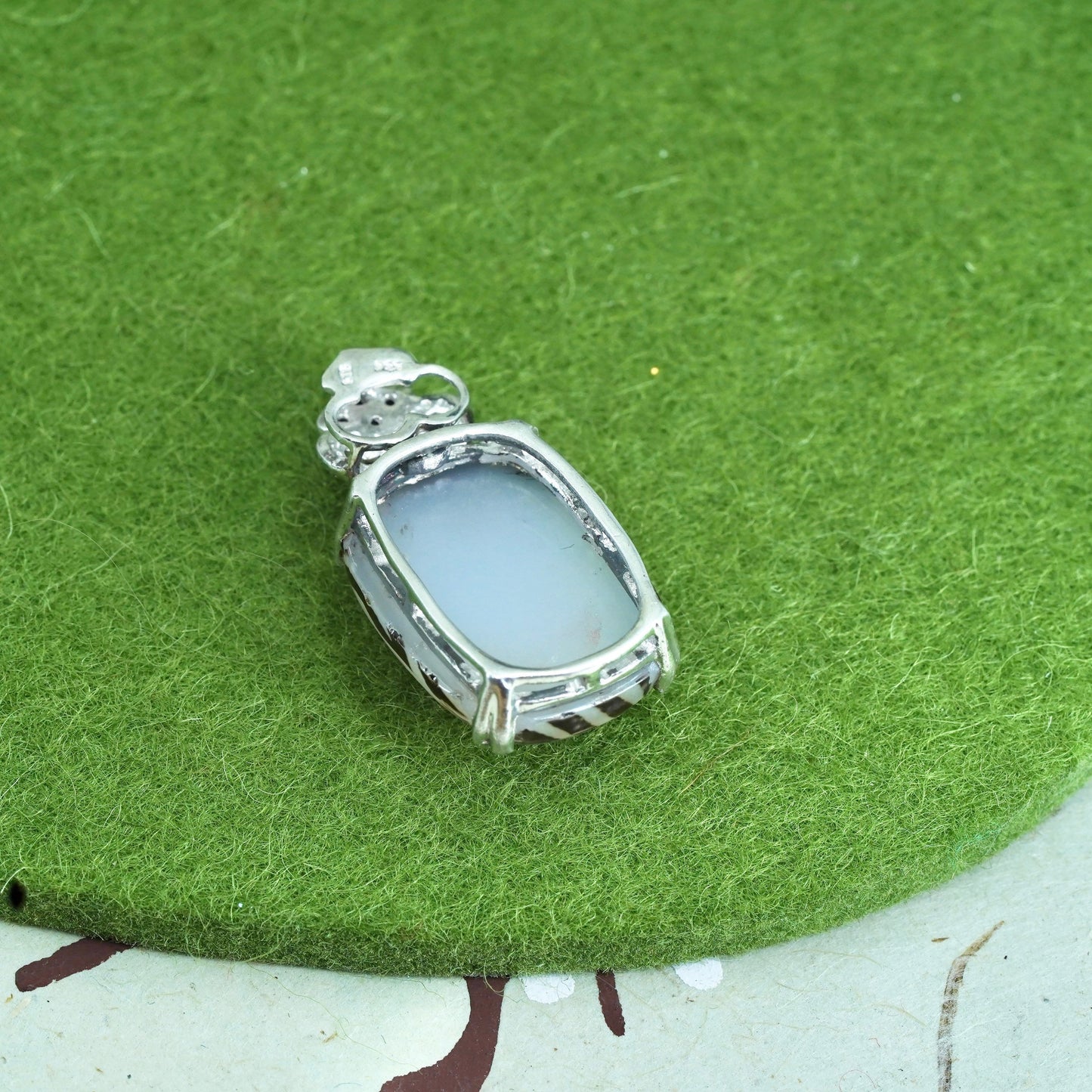 Vintage Sterling 925 silver pendant with oval glitter druzy crystal