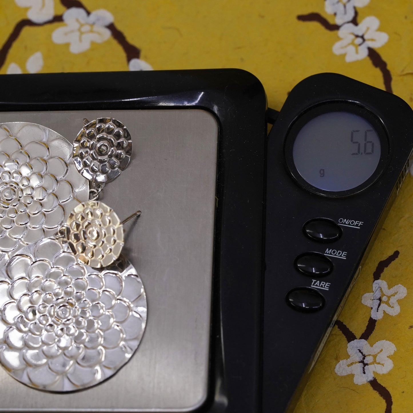 Vintage Italian Sterling 925 silver handmade disc earrings embossed flower