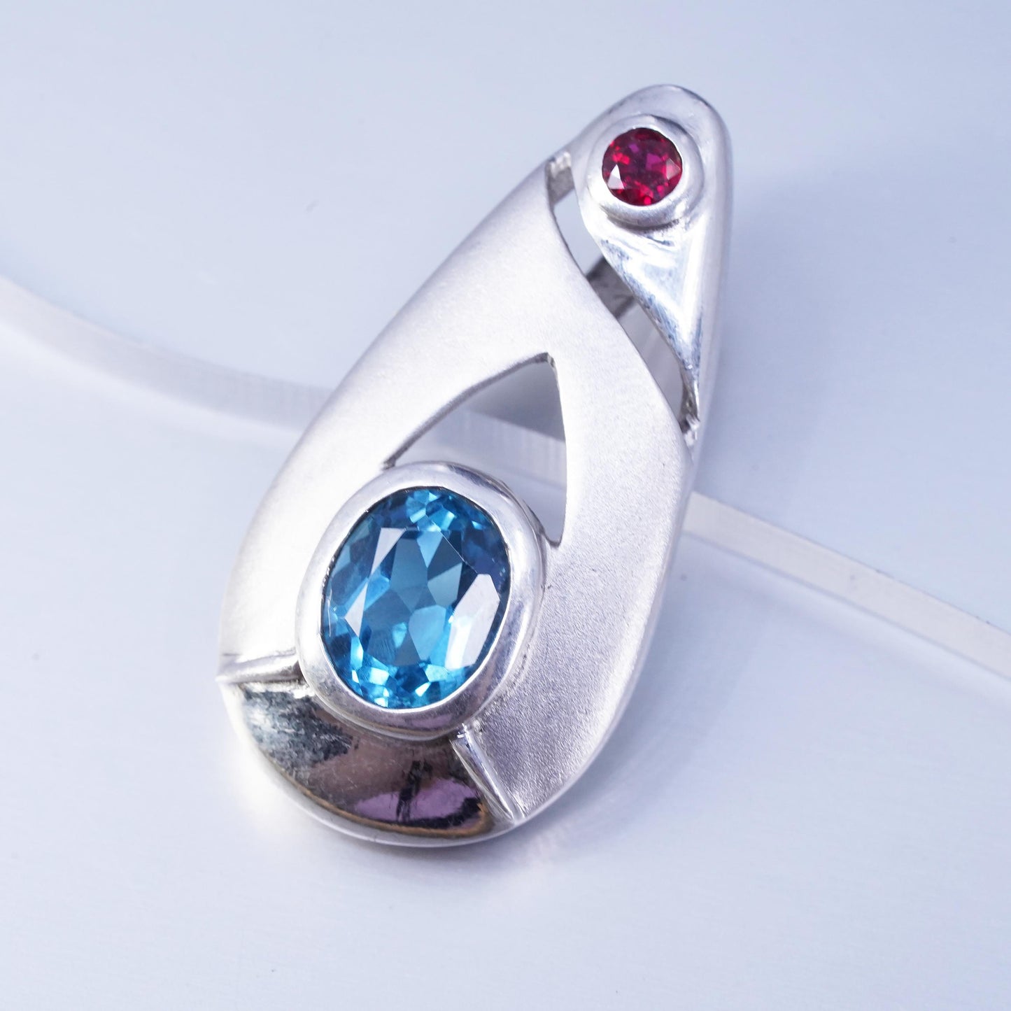 Vintage sterling 925 silver teardrop pendant with blue topaz and ruby