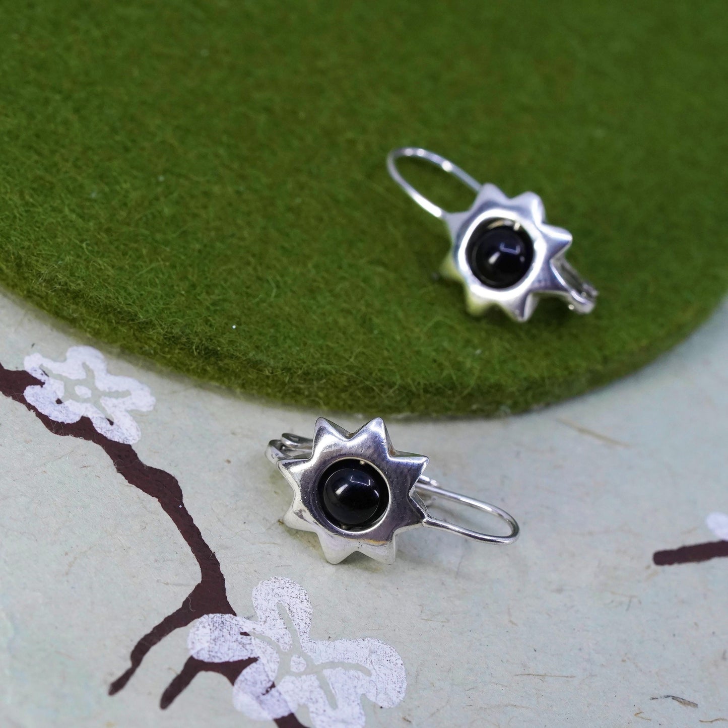 Vintage sterling 925 silver handmade star earrings with circle onyx