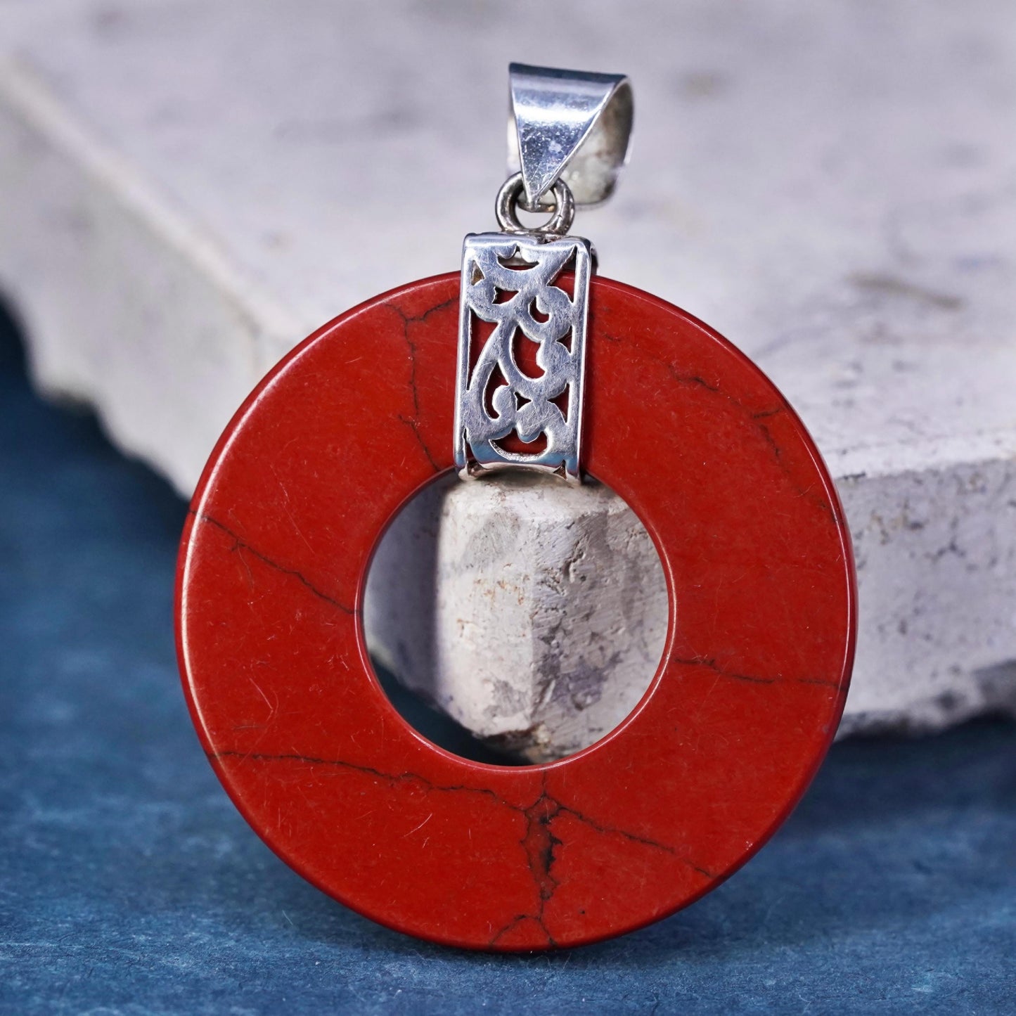 Vintage Sterling 925 silver handmade circle pendant with red jasper