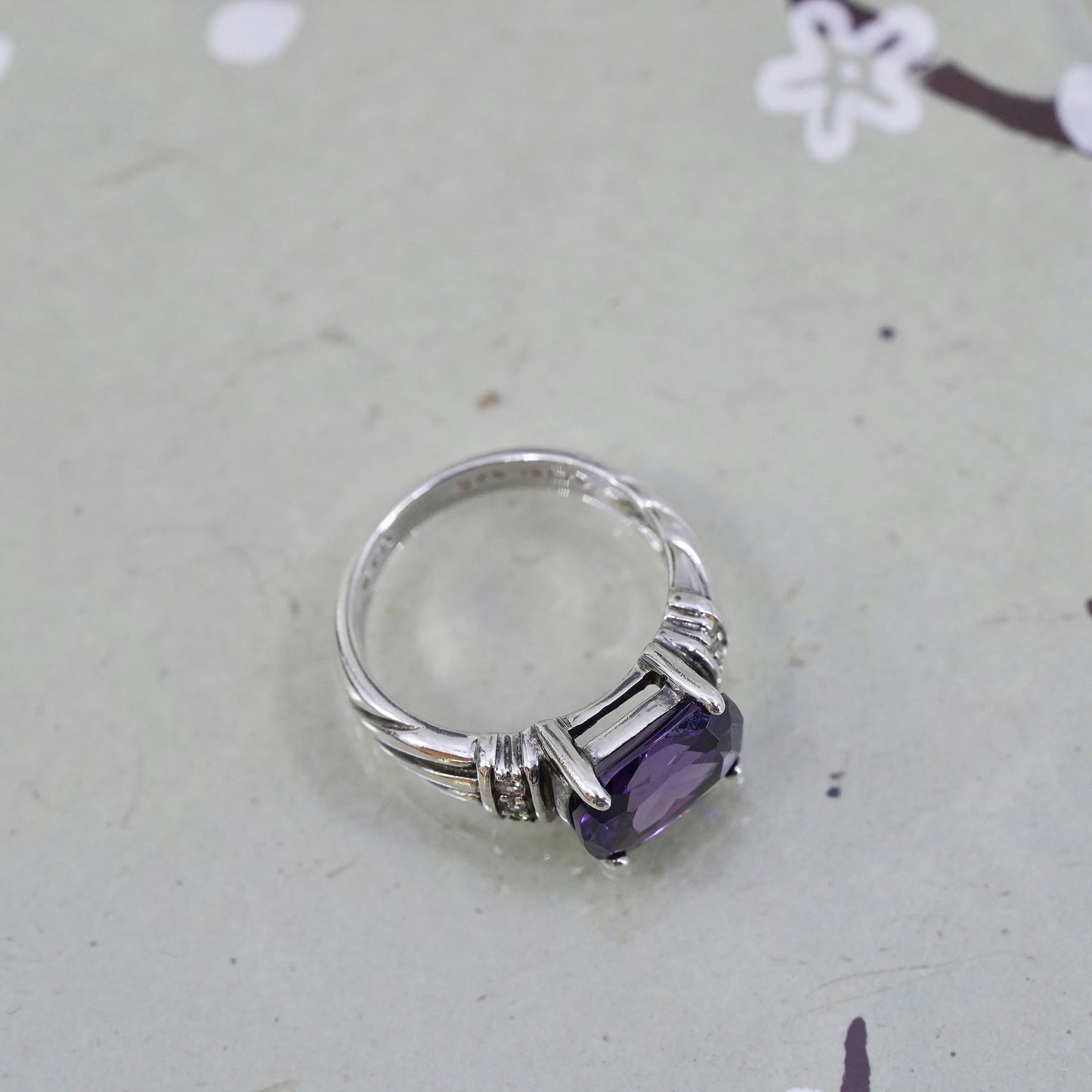 Size 5, vintage Sterling silver handmade ring, 925 with amethyst and Cz around