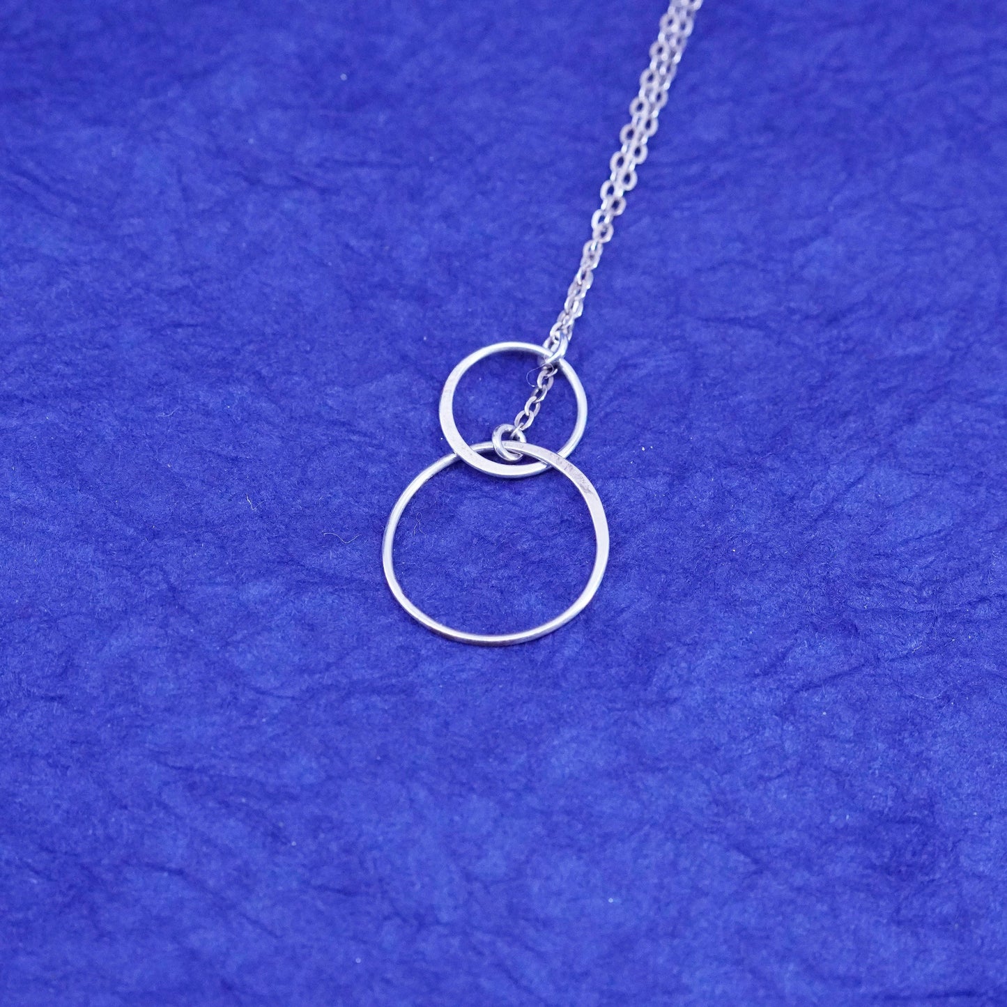 18”, efytal Sterling silver necklace, 925 circle chain w/ entwined ring pendant