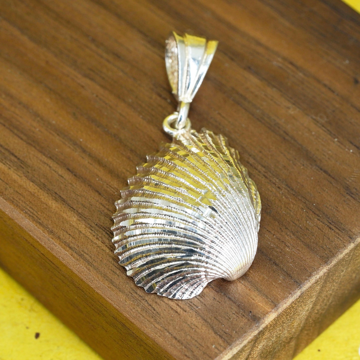 Vintage handmade sterling 925 silver shell pendant, pendant