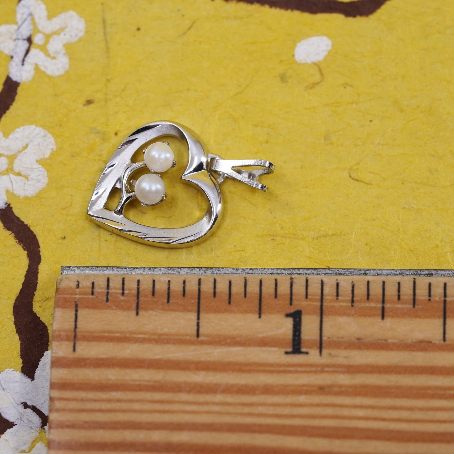 Vintage Sterling silver pendant, solid 925 silver pendant with pearl heart