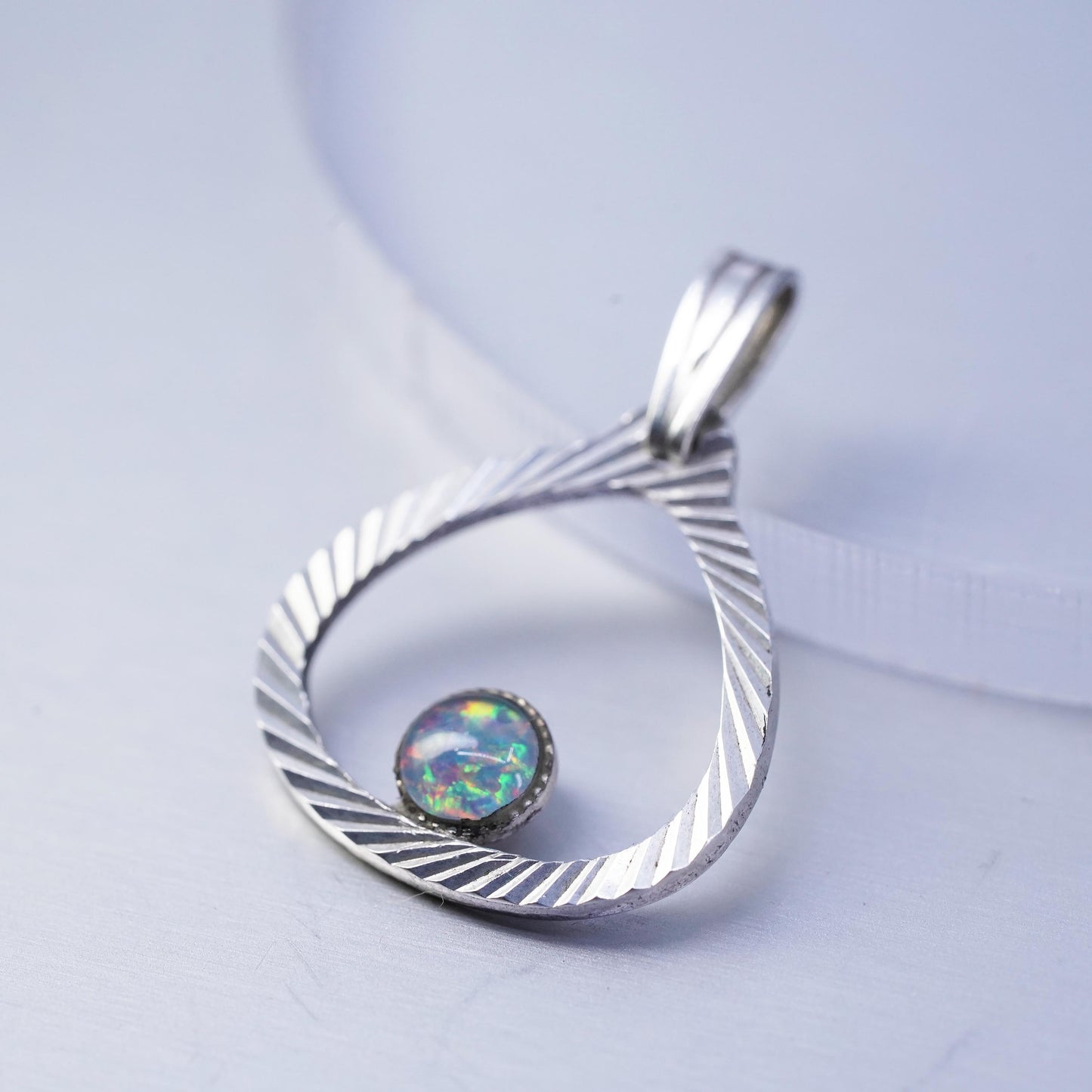 Vintage sterling 925 silver teardrop pendant with opal