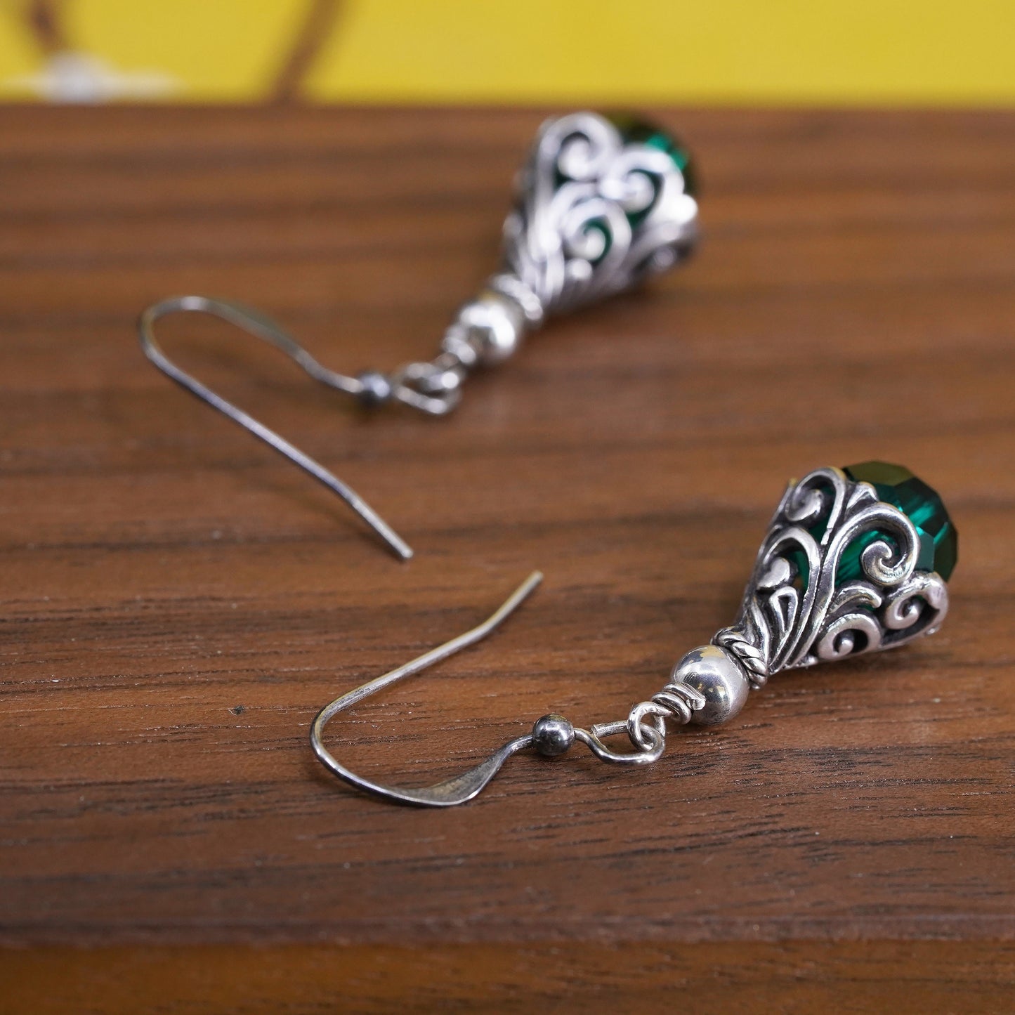 Vintage sterling 925 silver handmade filigree teardrop earrings green crystal