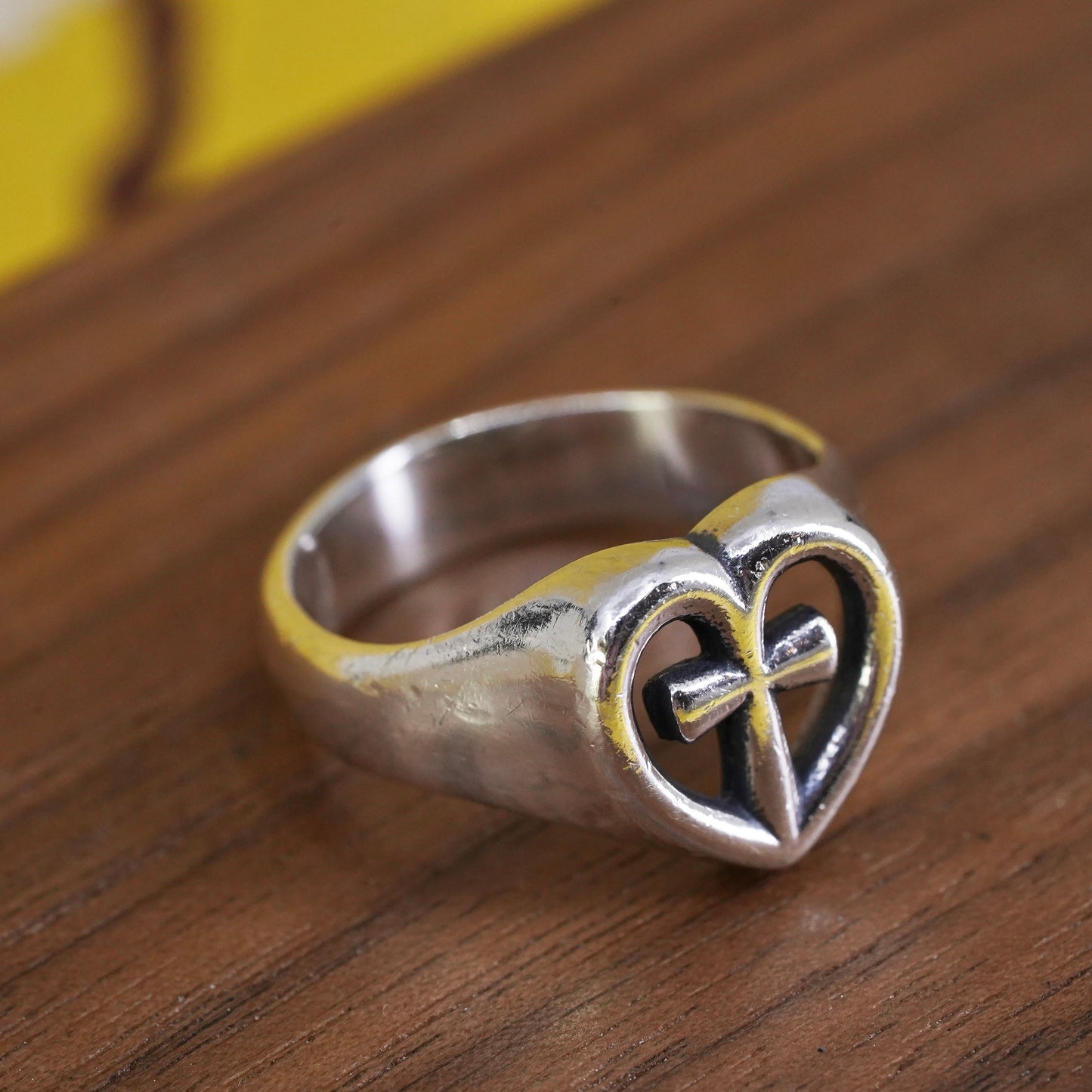 Size 8, vintage James Avery Sterling silver ring, 925 band with cross heart