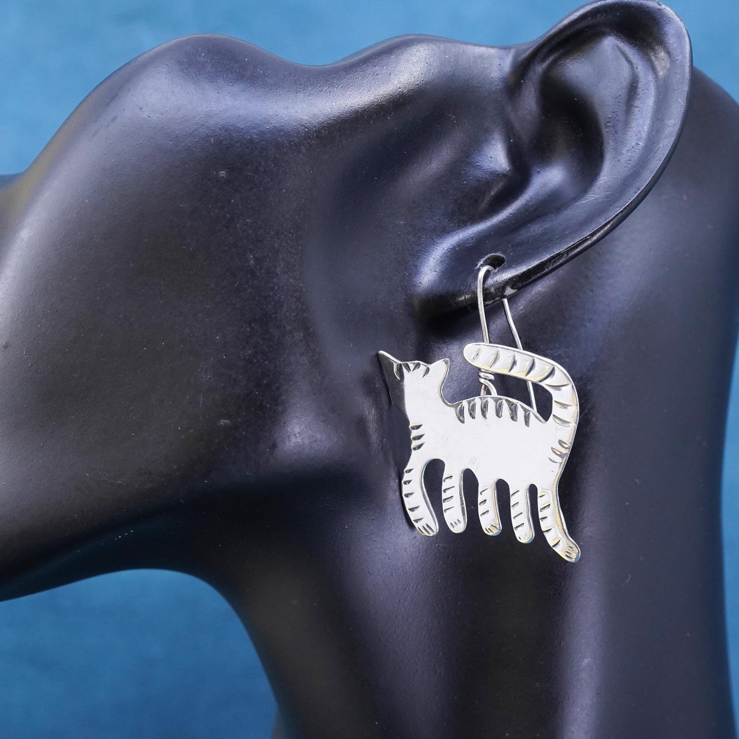 Native American Rob Livingston RL sterling silver earrings, 925 kitty cat