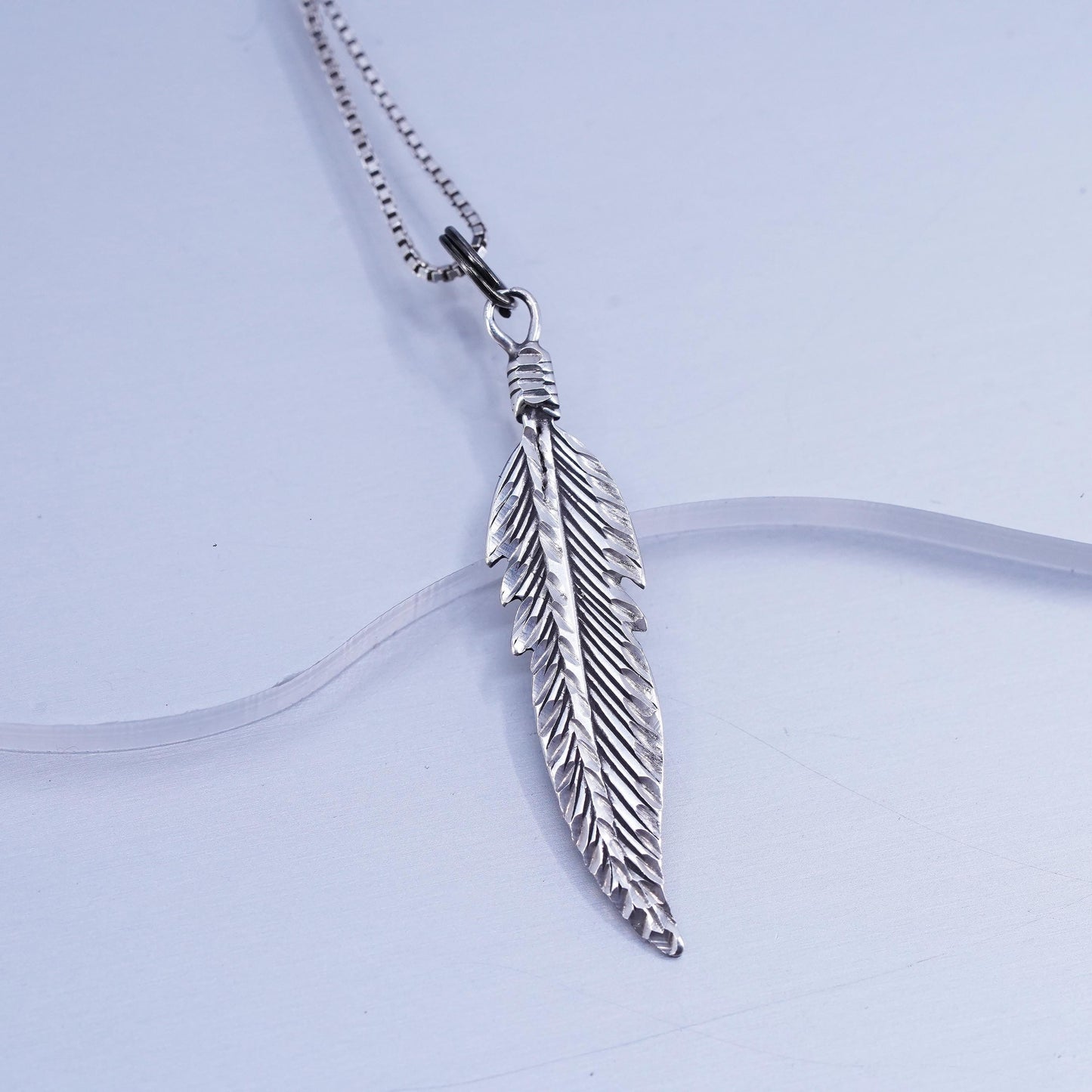 18”, vintage Sterling 925 silver box chain necklace with feather pendant