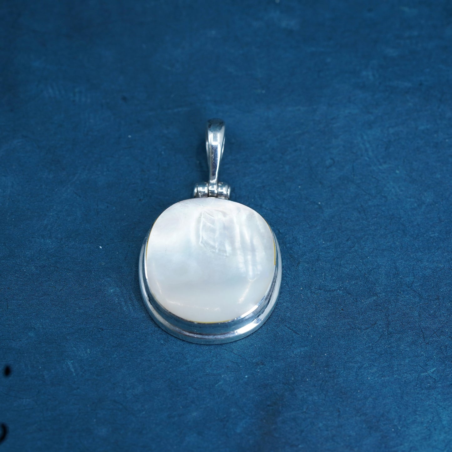 Vintage Sterling silver handmade pendant, 925 Oval pendant with mother of pearl