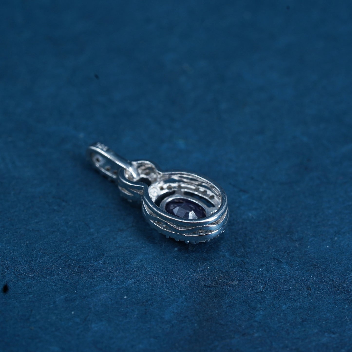 Vintage Sterling silver pendant, 925 oval with genuine sapphire and diamond